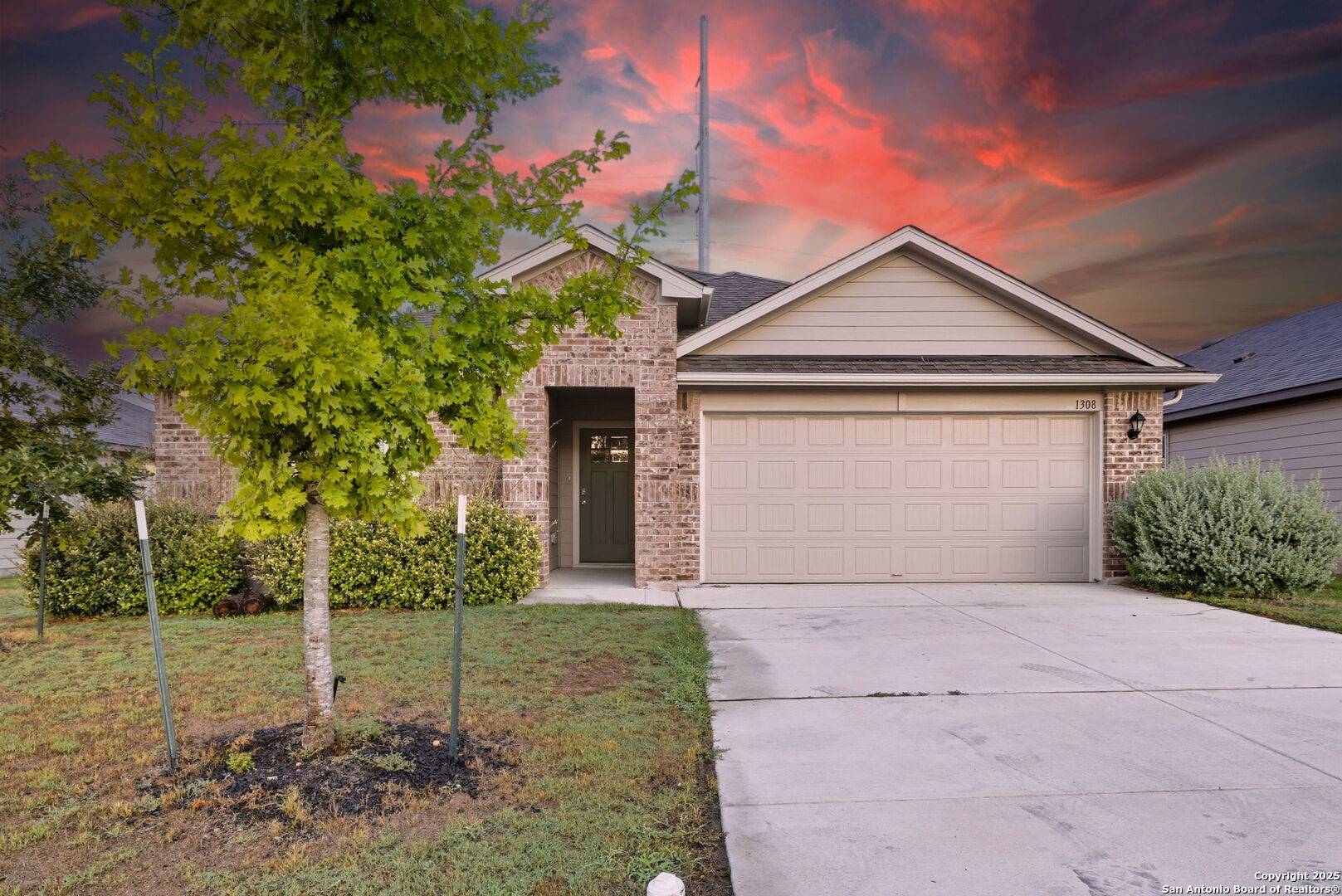 Seguin, TX 78155,1308 Parkwood