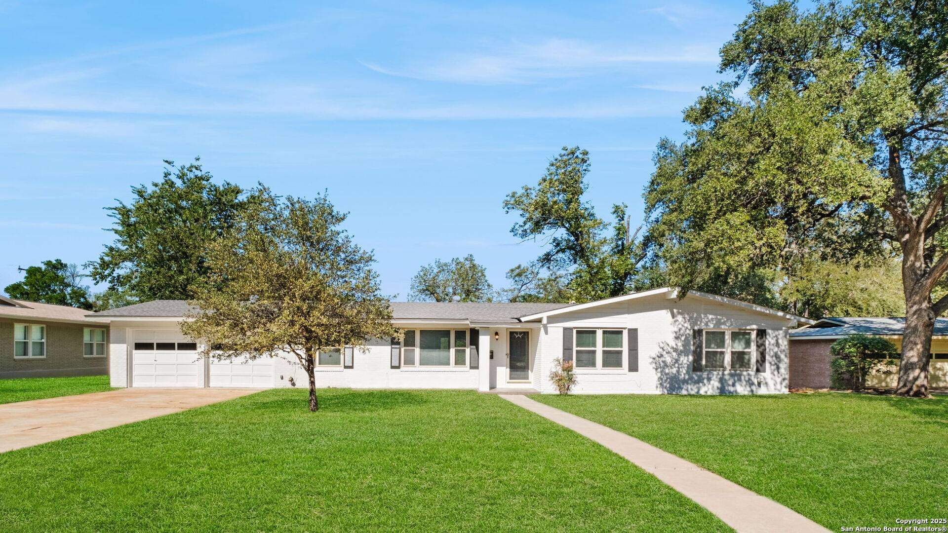 San Antonio, TX 78209,411 Cave