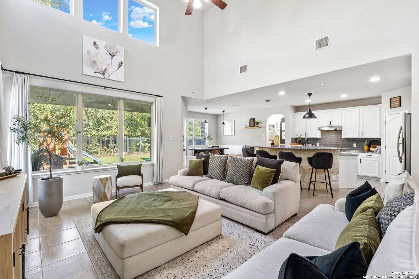 Helotes, TX 78023,10515 cima