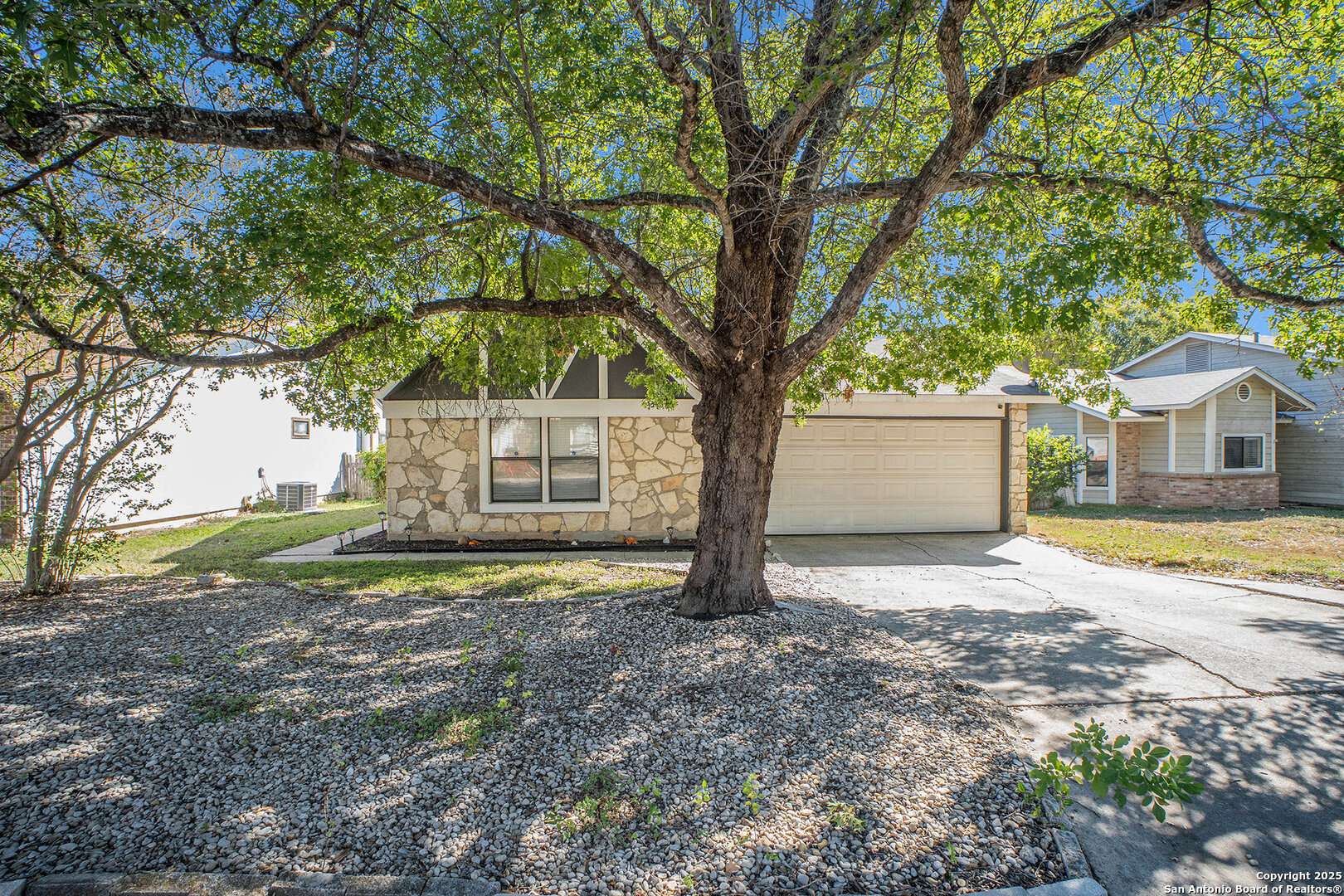 Converse, TX 78109,9848 Fortune Ridge Dr