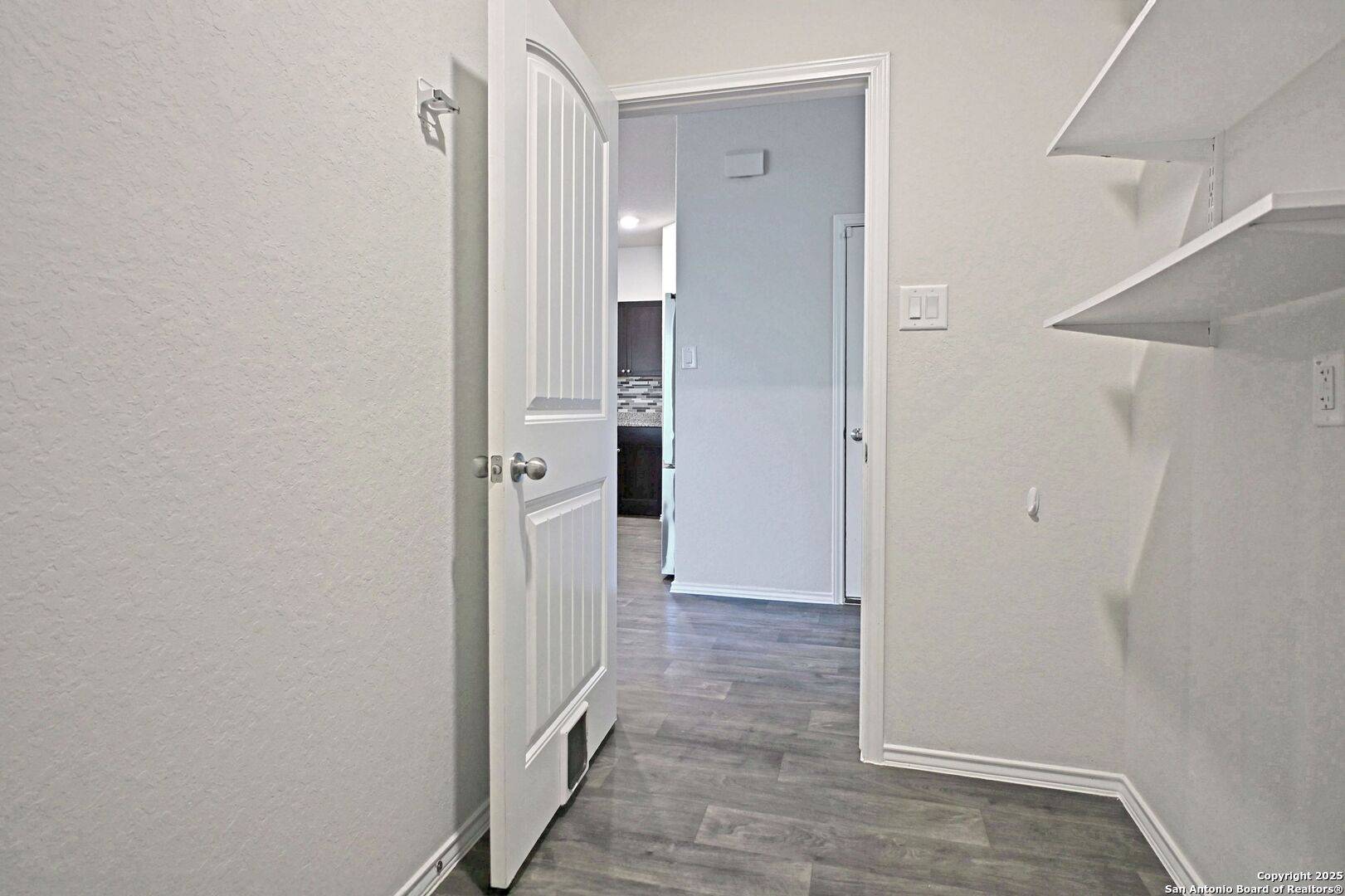 Seguin, TX 78155,884 Armadillo