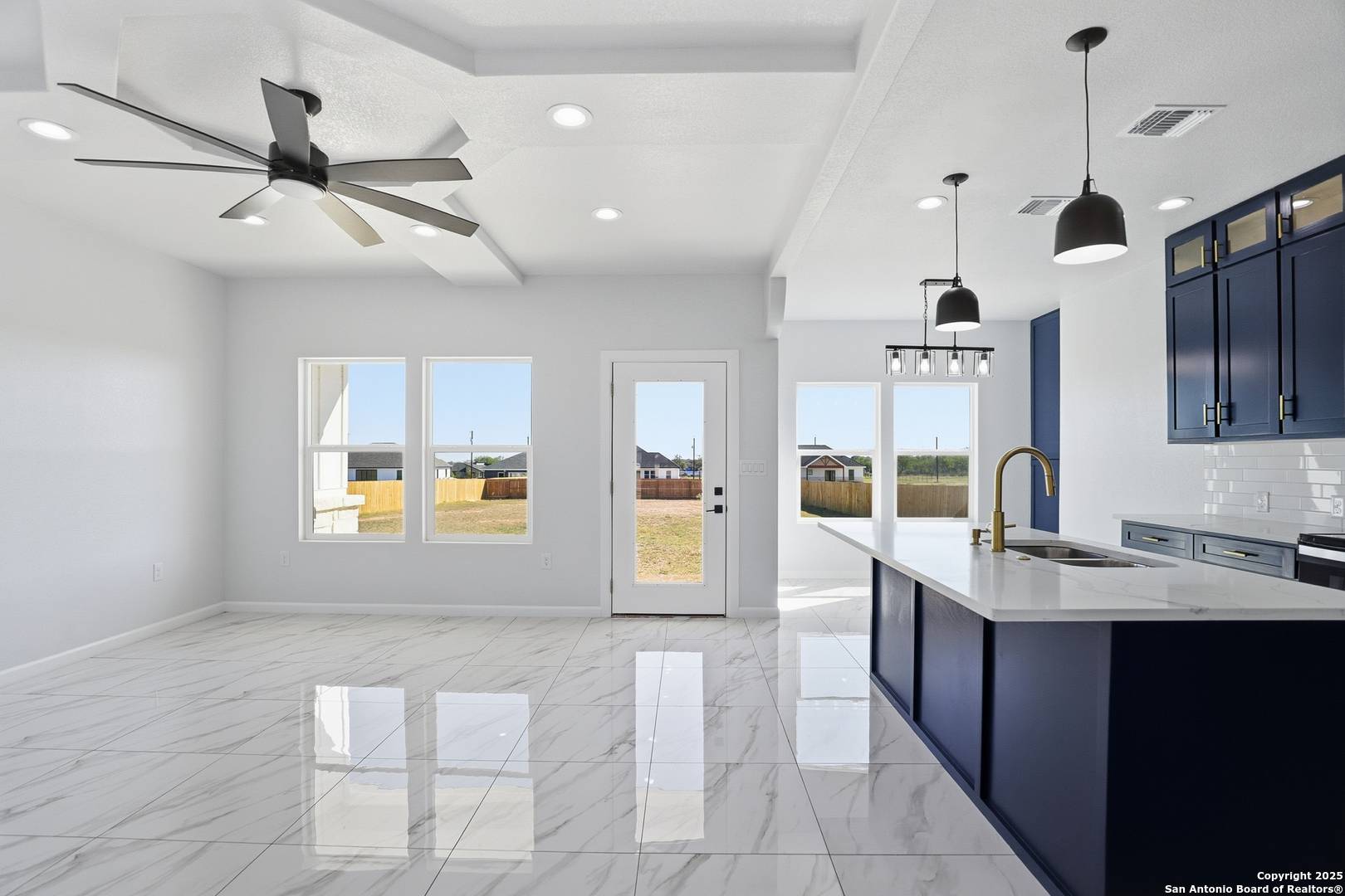 Atascosa, TX 78002,17114 Laguna Seca