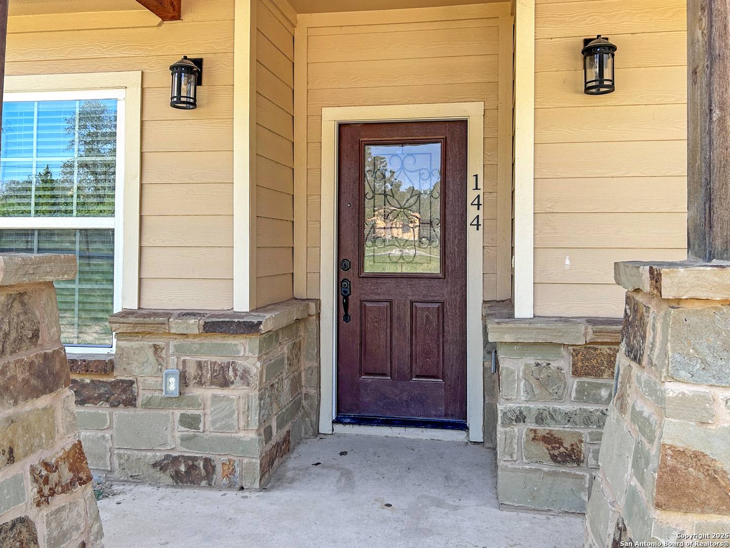 Natalia, TX 78059,144 County Road 6813