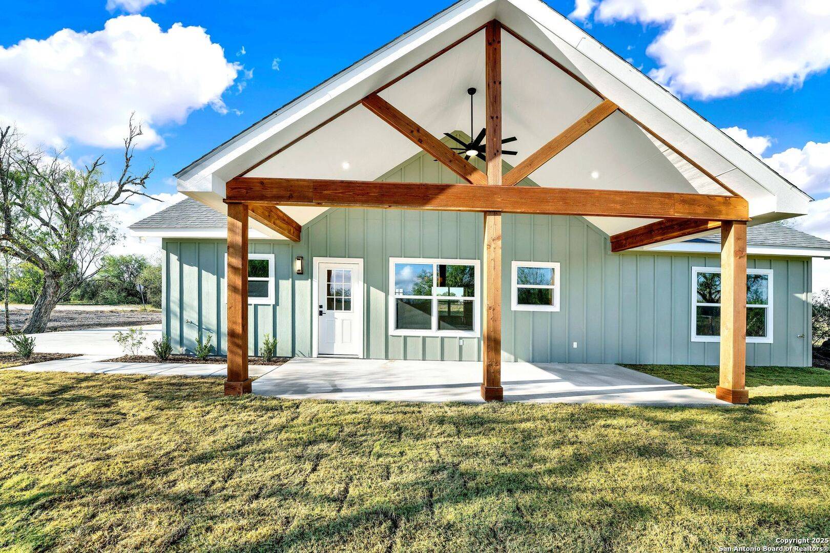 Hondo, TX 78861,125 County Road 4616