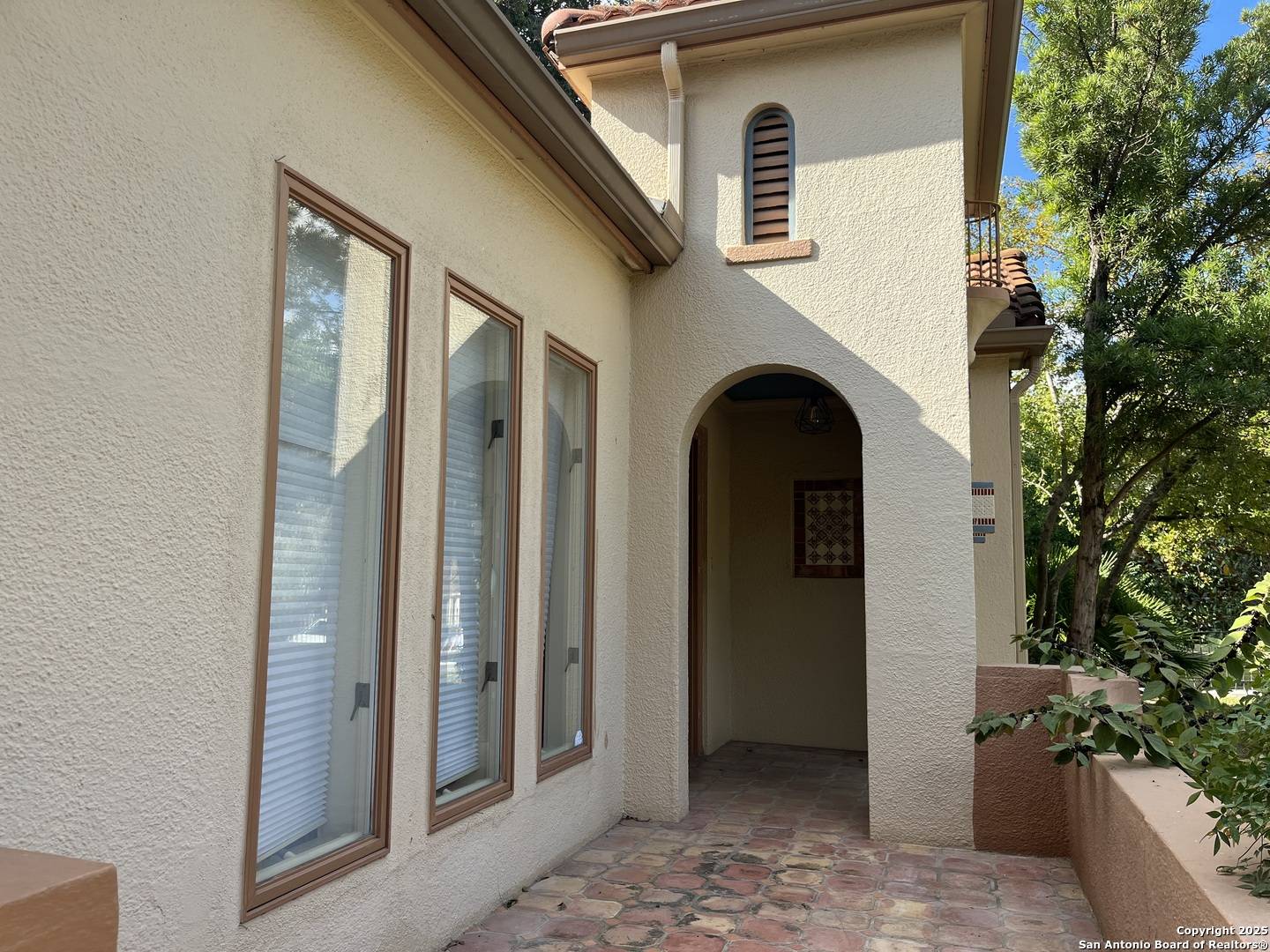 San Antonio, TX 78212,122 E Hollywood