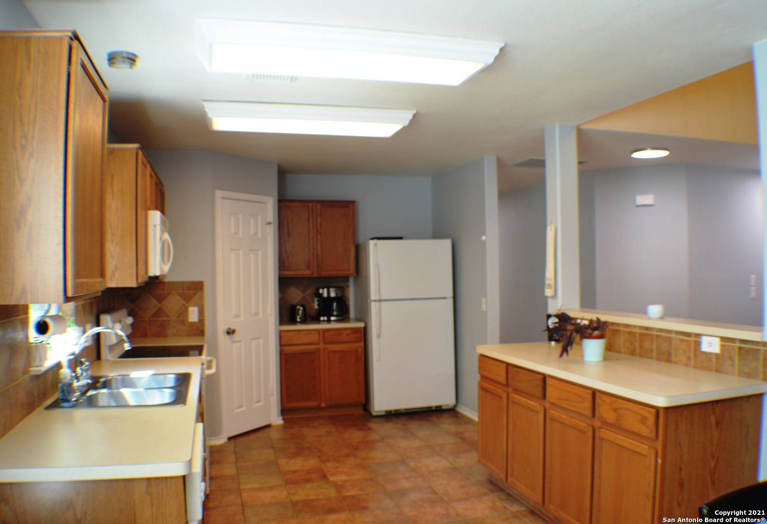 Schertz, TX 78154,1715 MOUNTAIN BROOK