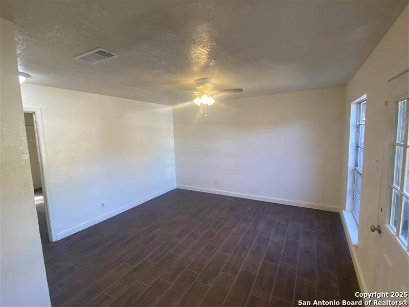 San Antonio, TX 78242,5504 Little Creek