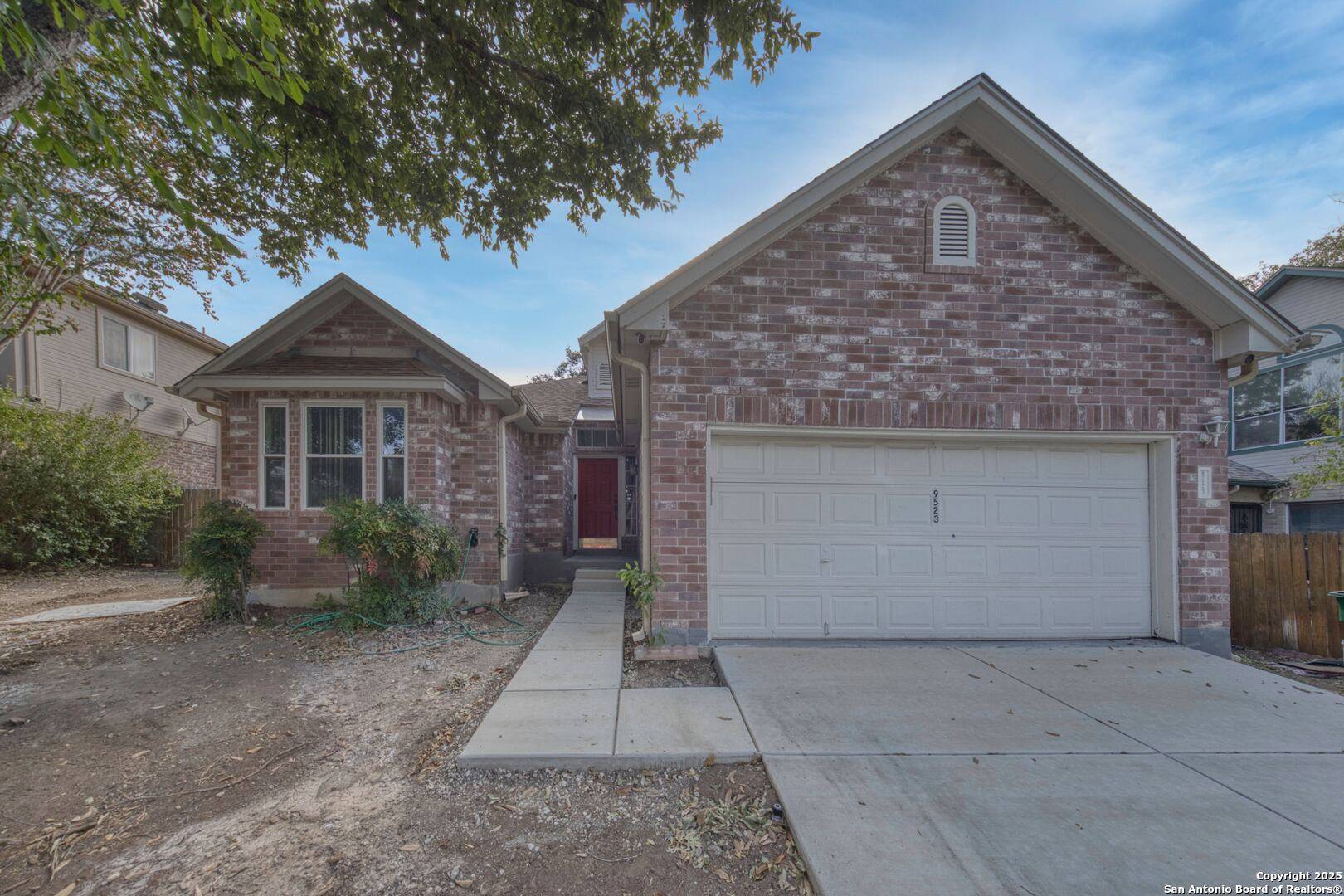 San Antonio, TX 78240,9523 Black Thorn