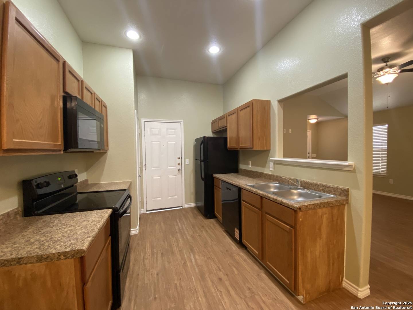 Pleasanton, TX 78064,640 Pleasanton UNIT A