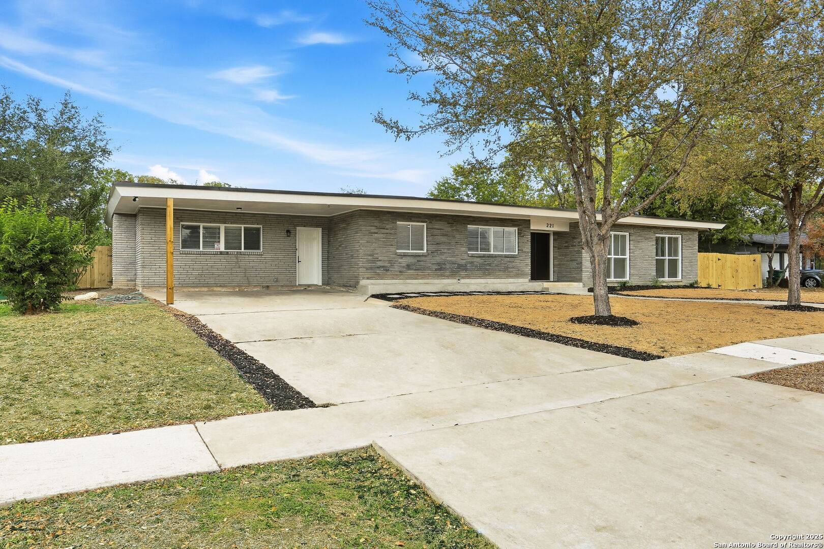 San Antonio, TX 78216,221 Shadywood Ln