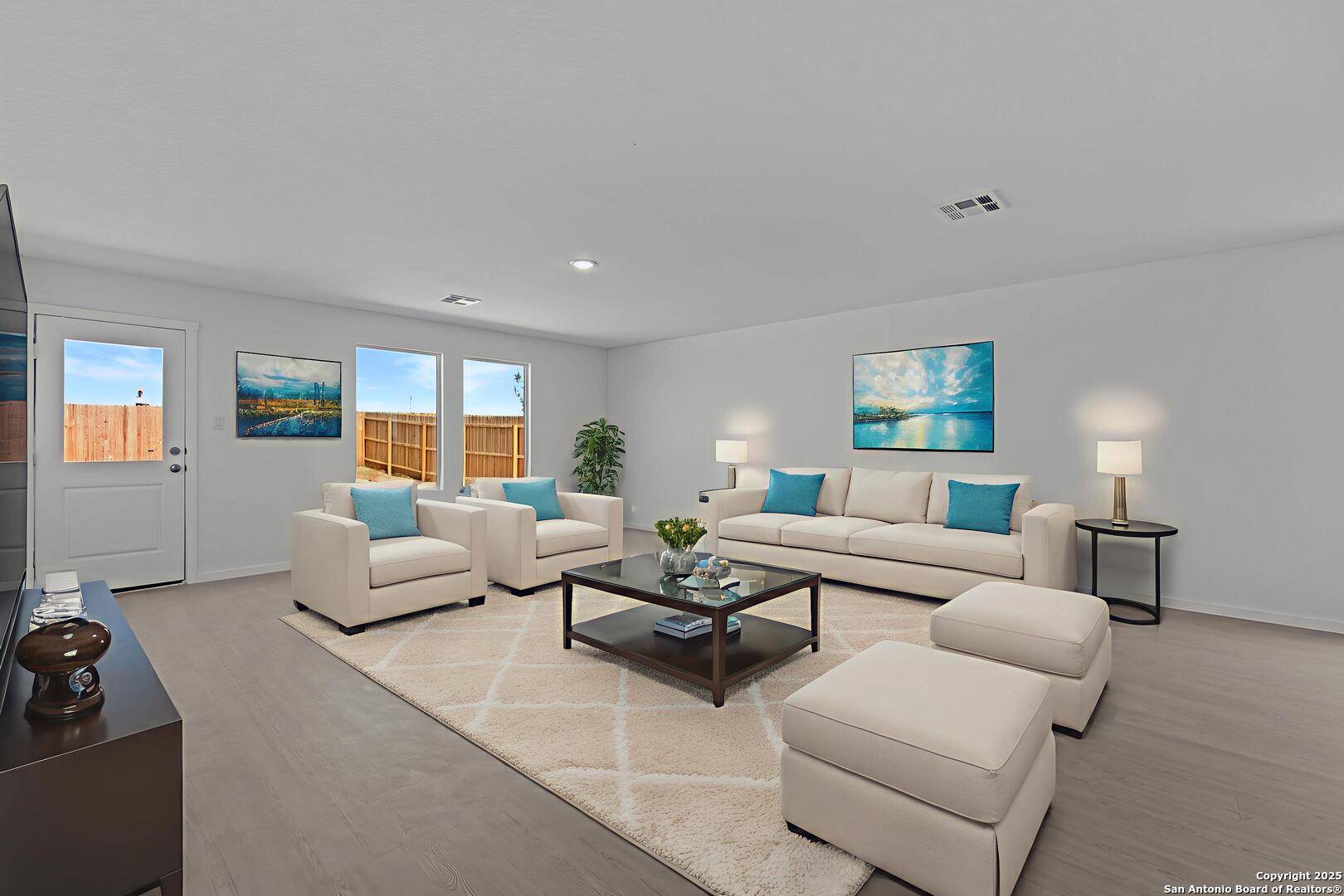 Floresville, TX 78114,121 Oak Hurst Dr