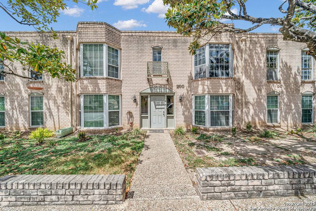 San Antonio, TX 78209,102 Ruelle UNIT 200B