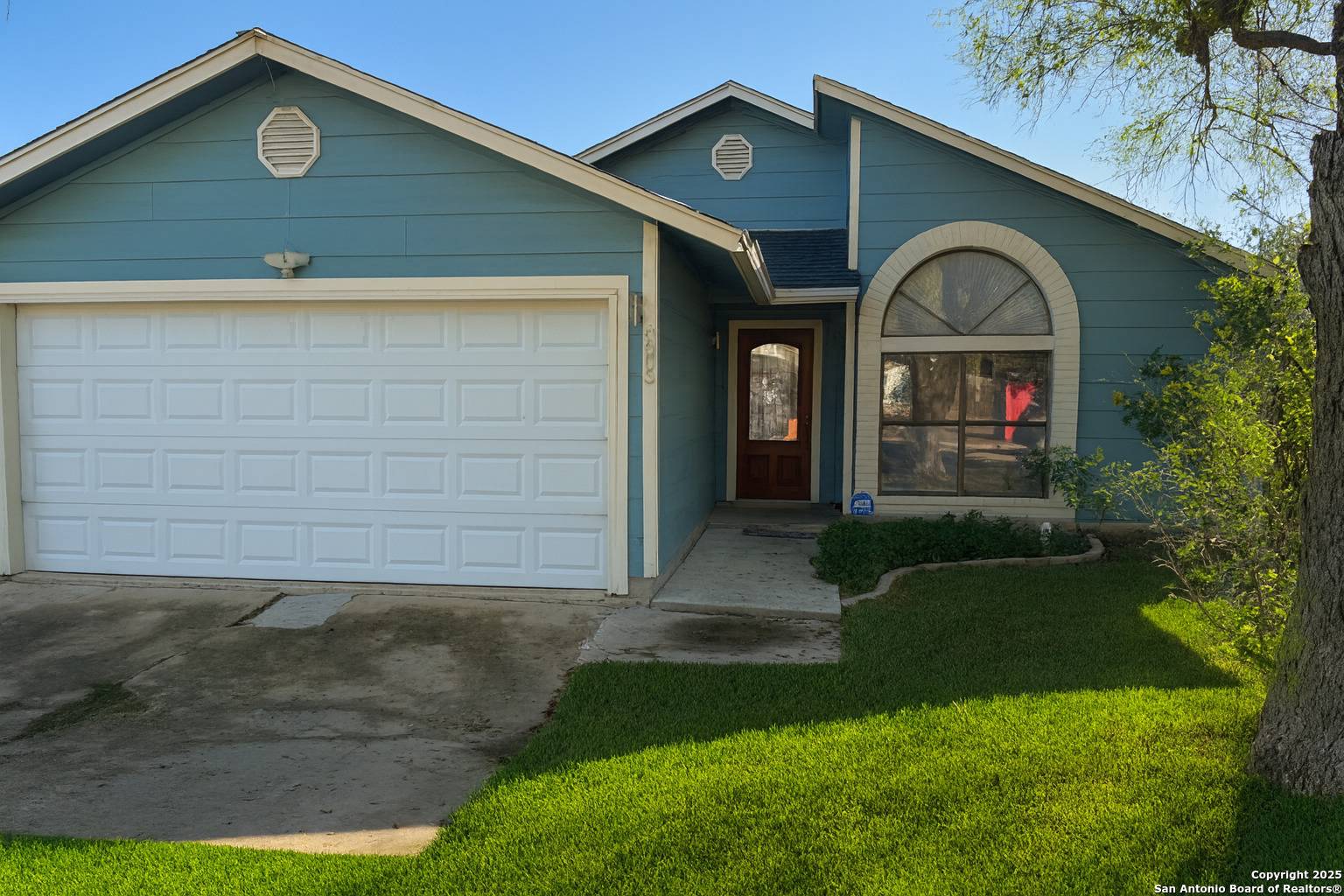 San Antonio, TX 78239,8603 Ridge Flower