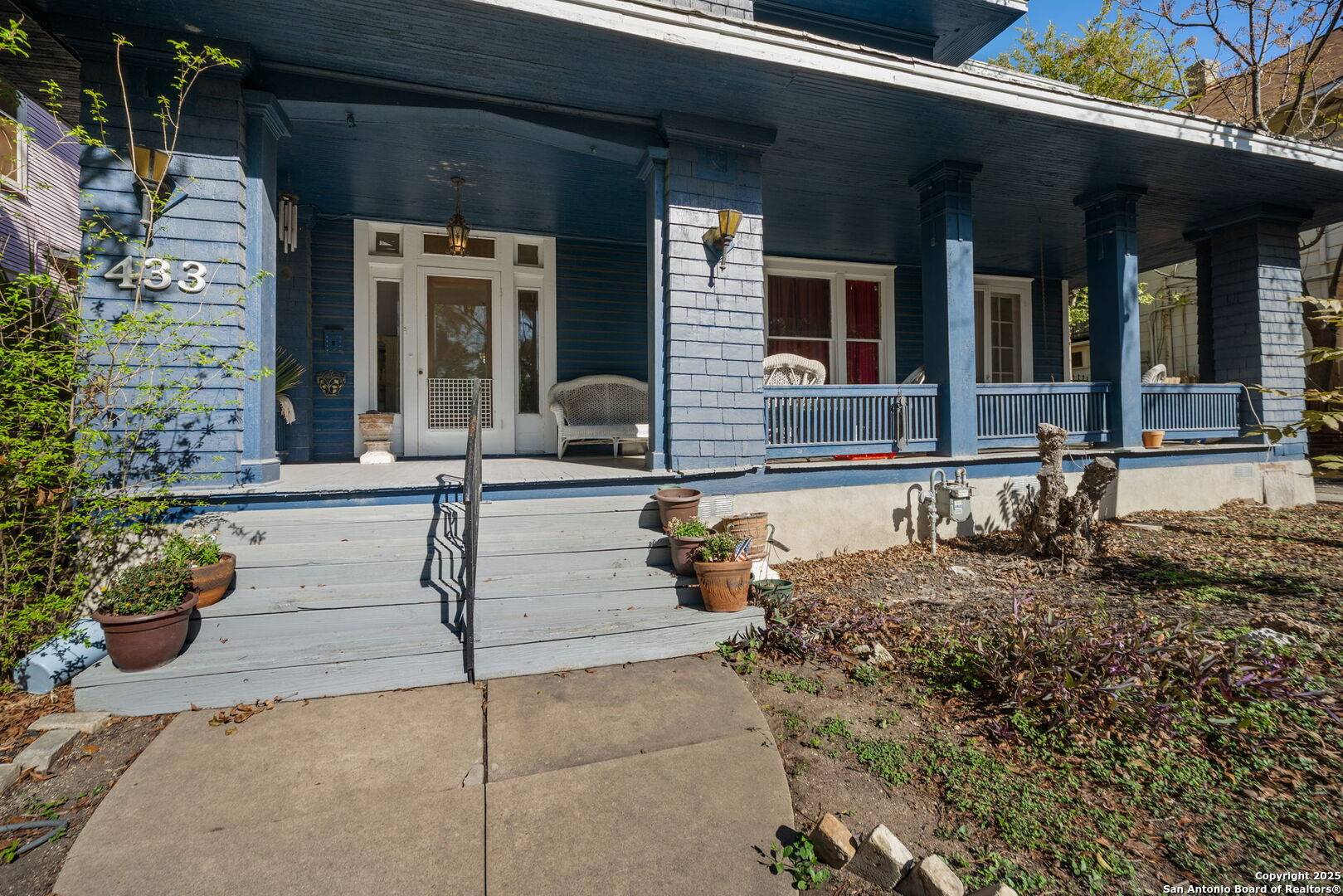 San Antonio, TX 78212-3344,433 W Woodlawn Ave