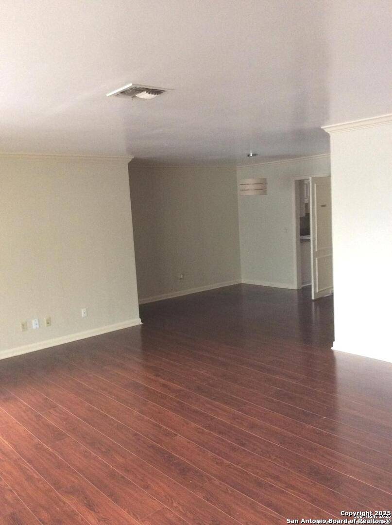 San Antonio, TX 78209,7926 Broadway UNIT 204