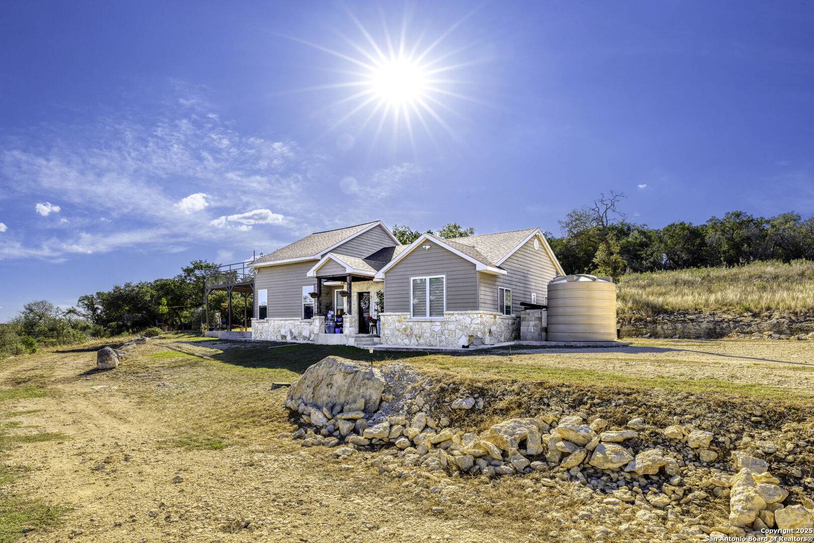 Lakehills, TX 78063,218 Mountain Side