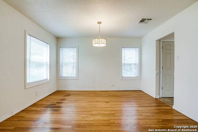 San Antonio, TX 78228-5013,2803 W WOODLAWN AVE