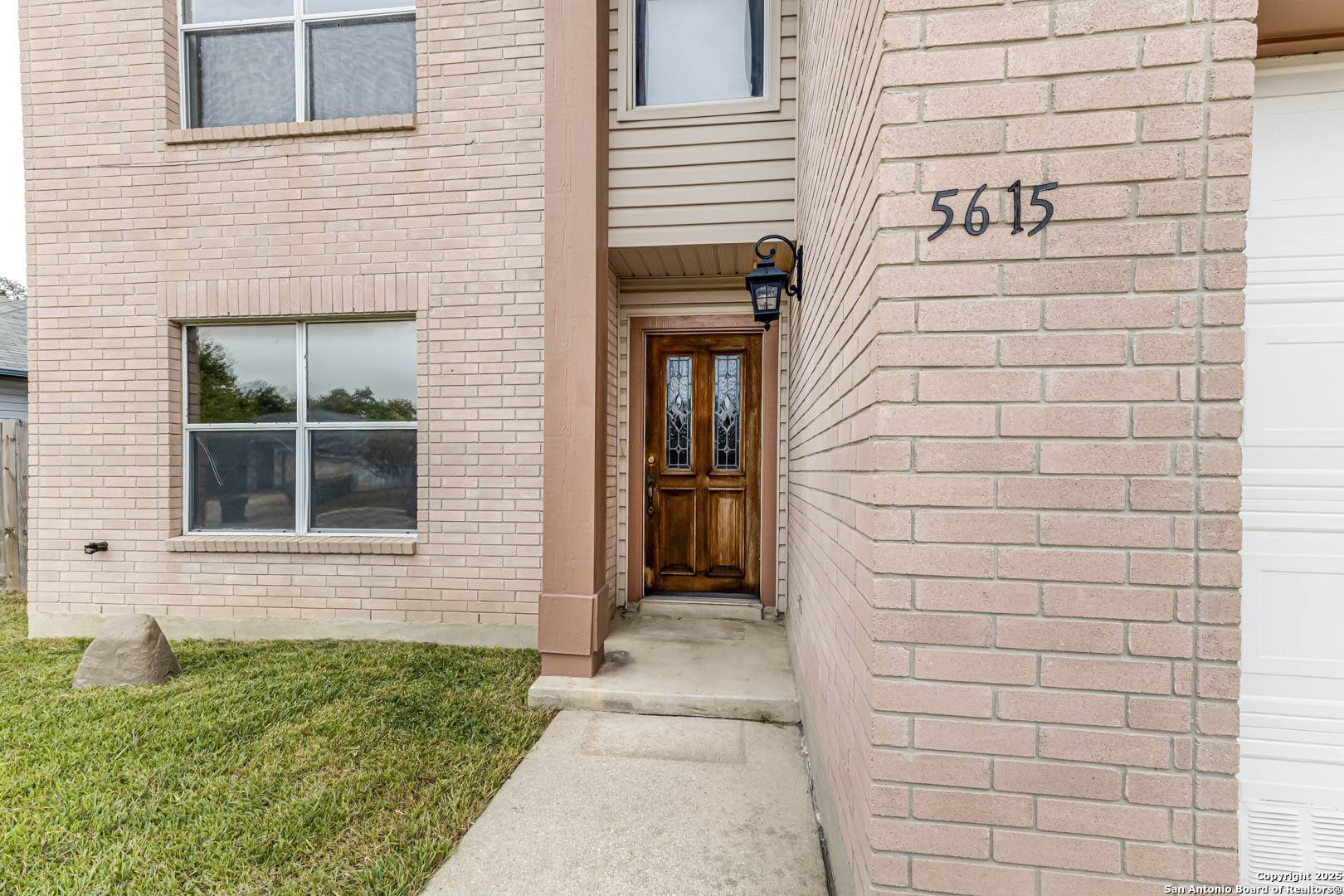 San Antonio, TX 78251,5615 Camry Springs