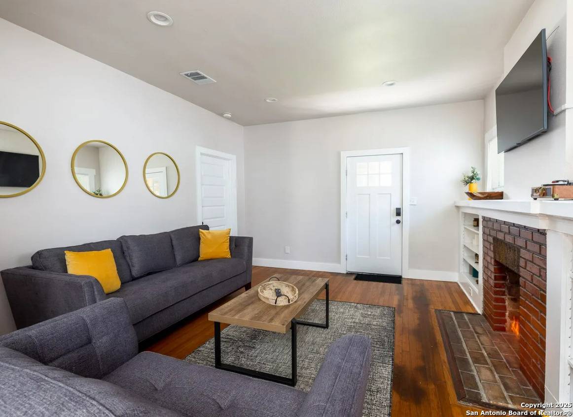 San Antonio, TX 78212,451 E French