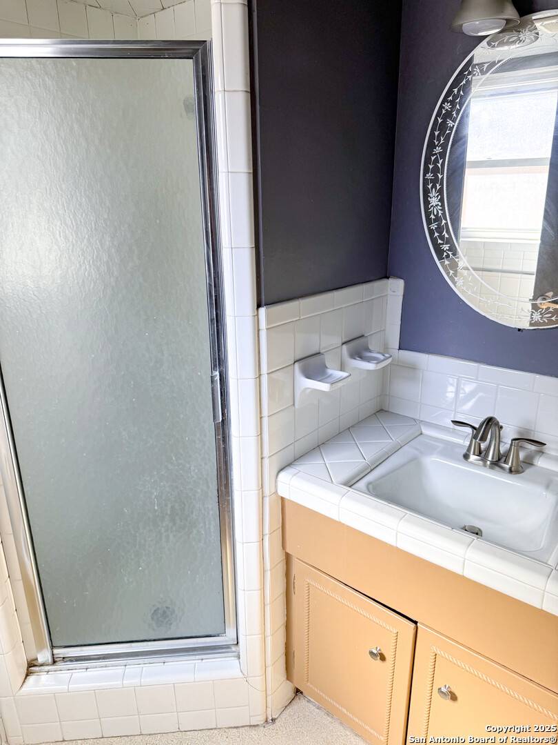 Universal City, TX 78148,126 Granada