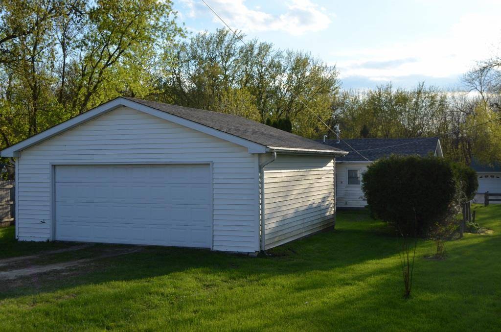 Oelwein, IA 50662,315 4th AVE NW