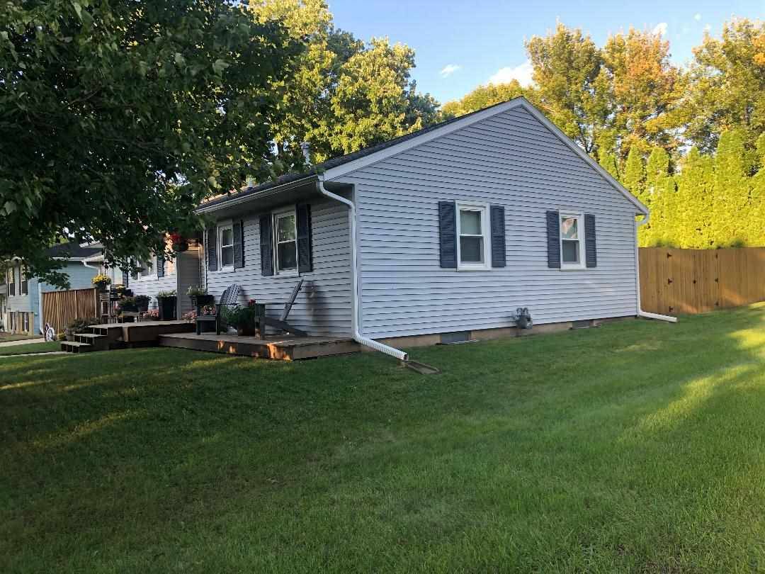 Oelwein, IA 50662,7 12th Ave SE