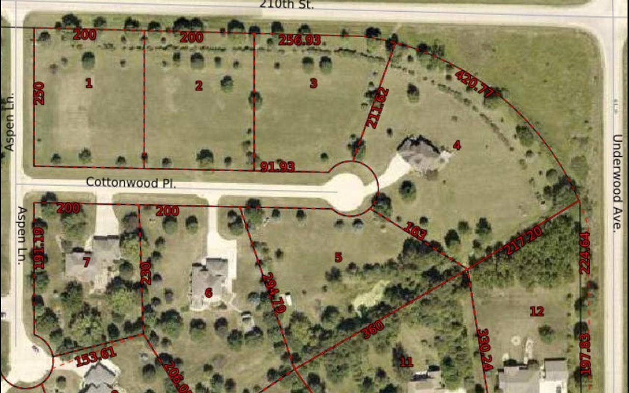 Charles City, IA 50616,2993 Cottonwood PL #Lot #3