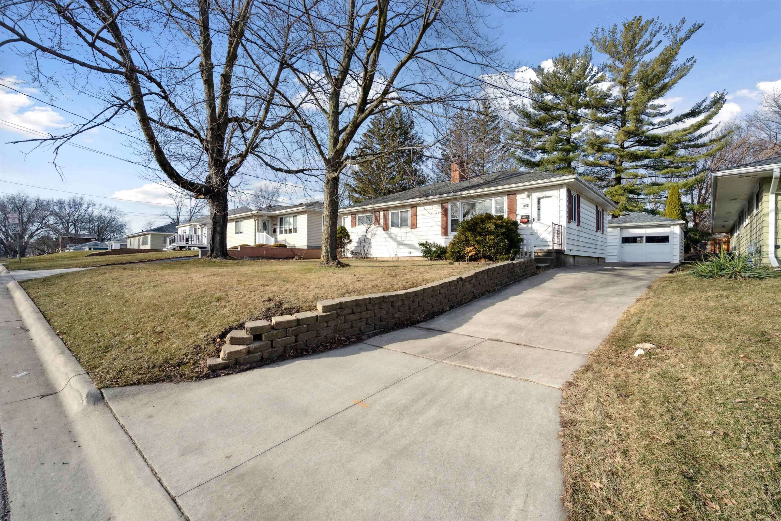 Waterloo, IA 50702,1008 Oregon ST