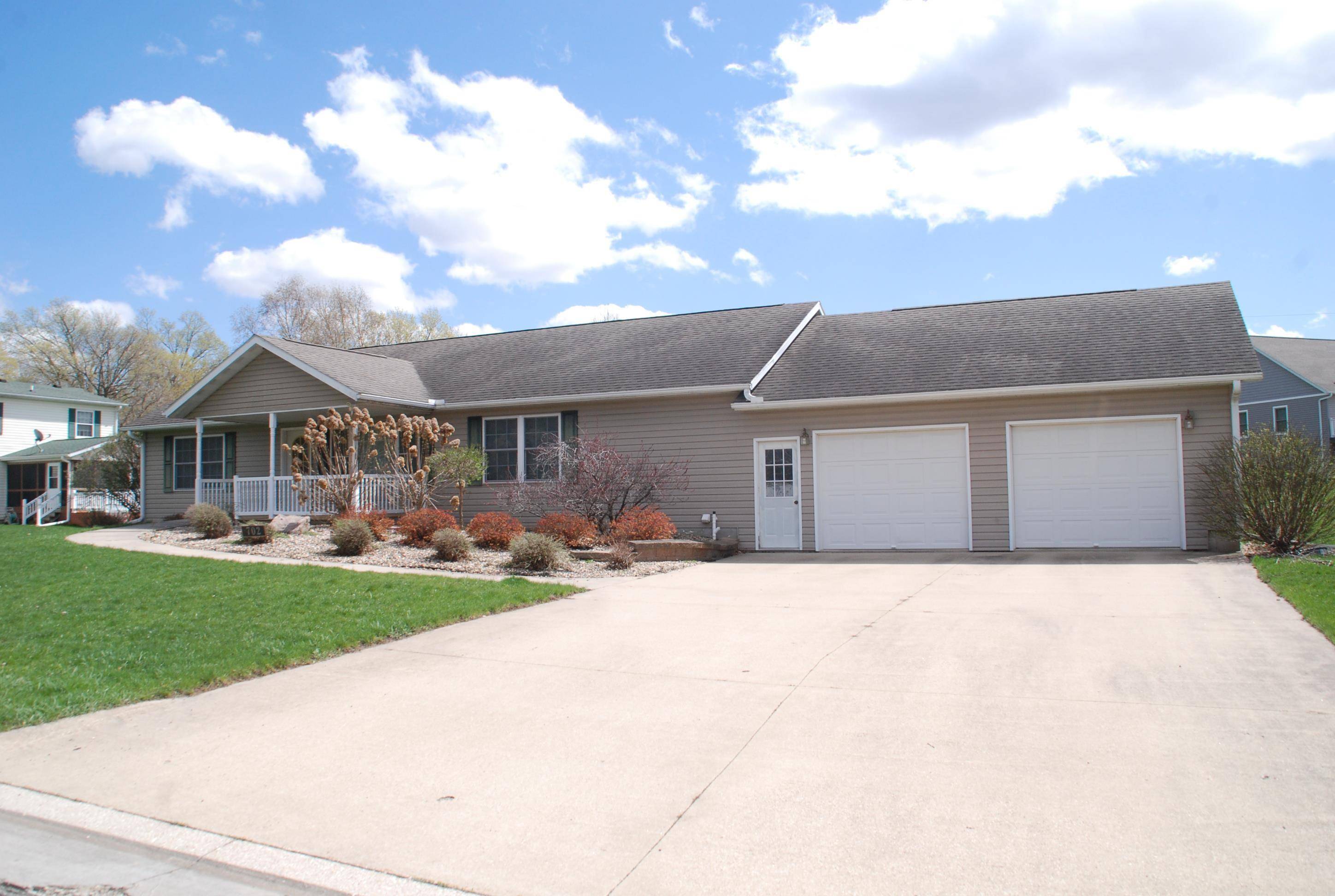 Fayette, IA 52142,702 Lovers Lane CT