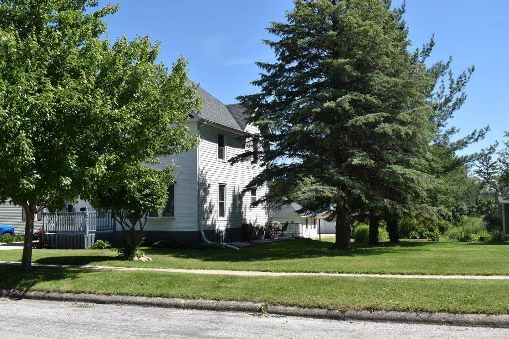 Oelwein, IA 50662,116 5th St NW