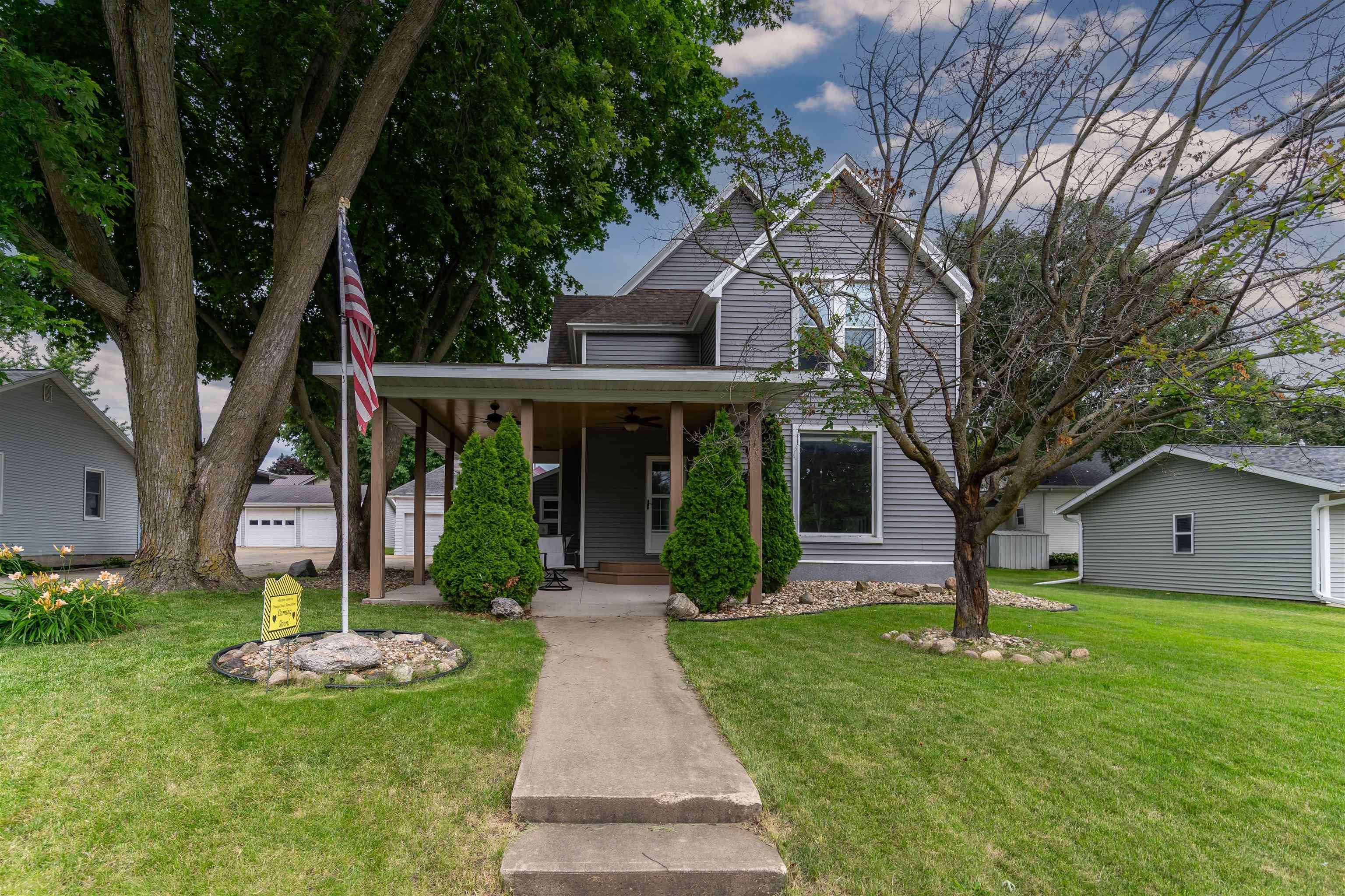 Grundy Center, IA 50638,1003 6th ST