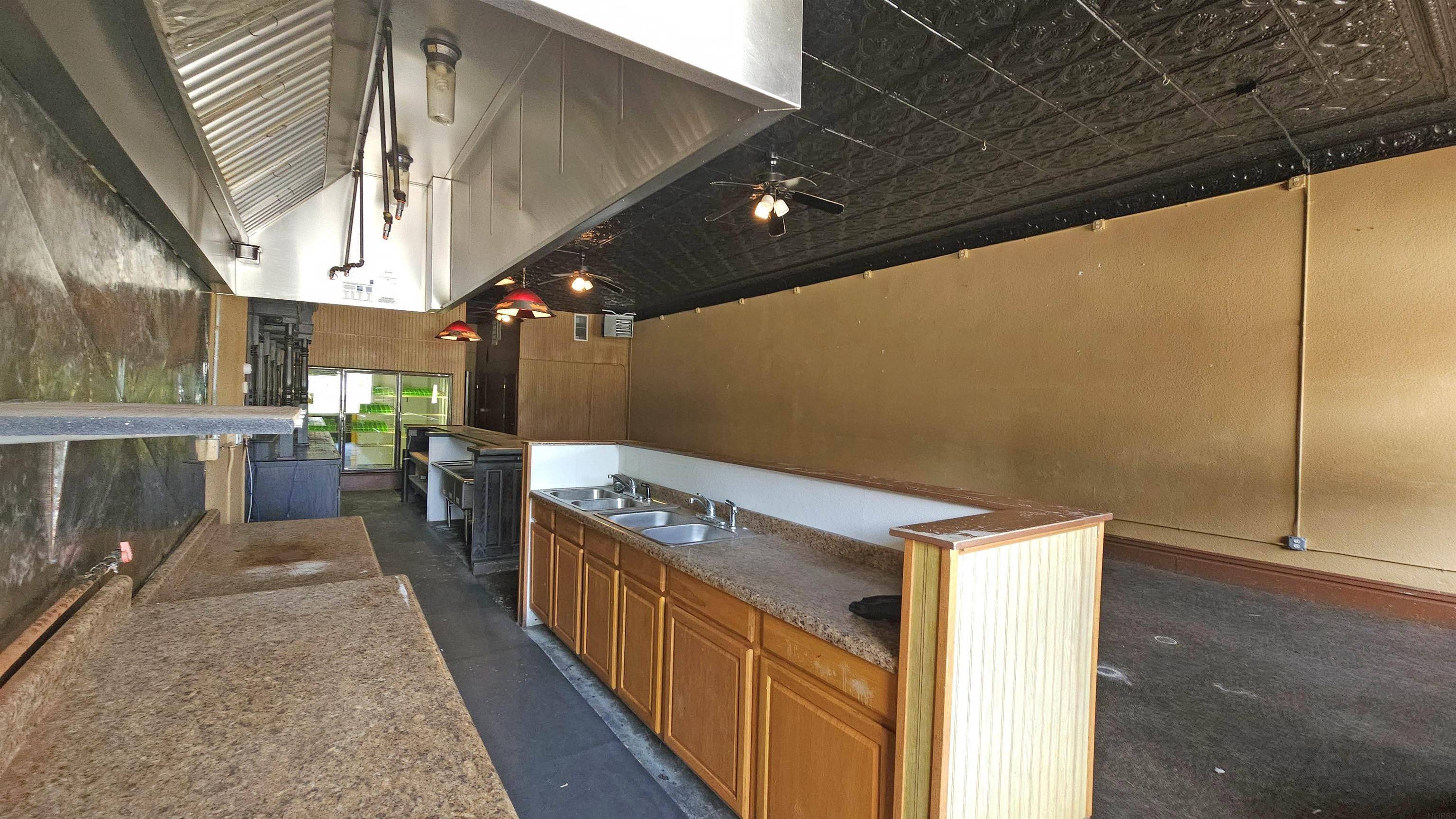 Fayette, IA 52142,206 S Main ST