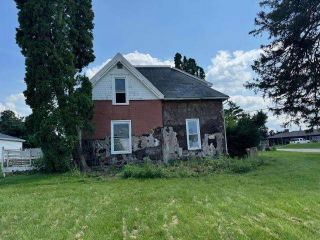 Newhall, IA 52315,204 1st AVE
