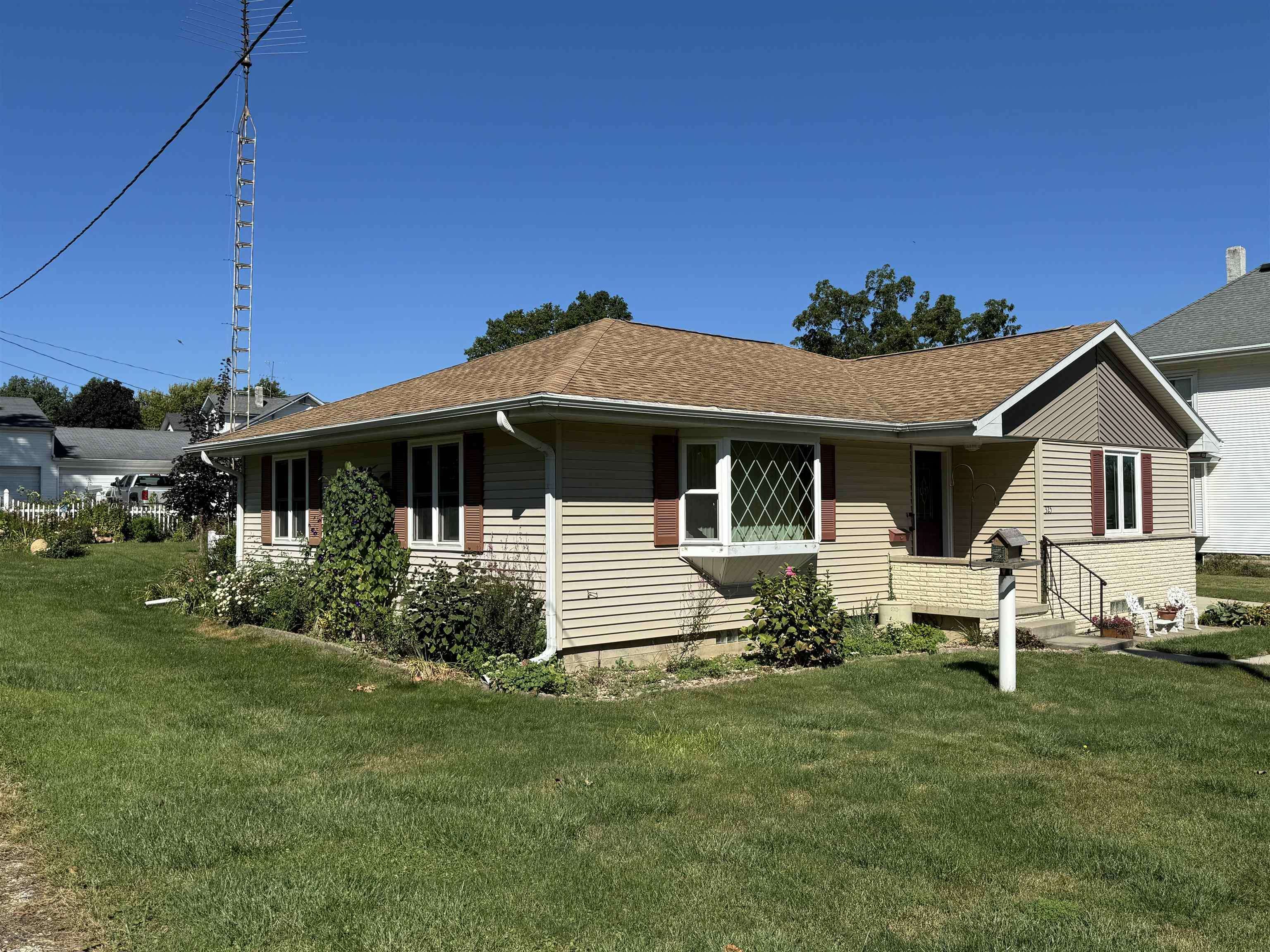 Aplington, IA 50604,325 10th ST