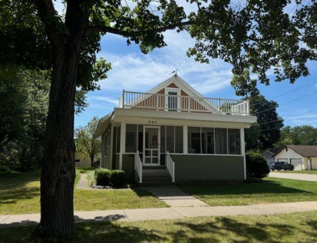 Decorah, IA 52101,307 Fifth AVE