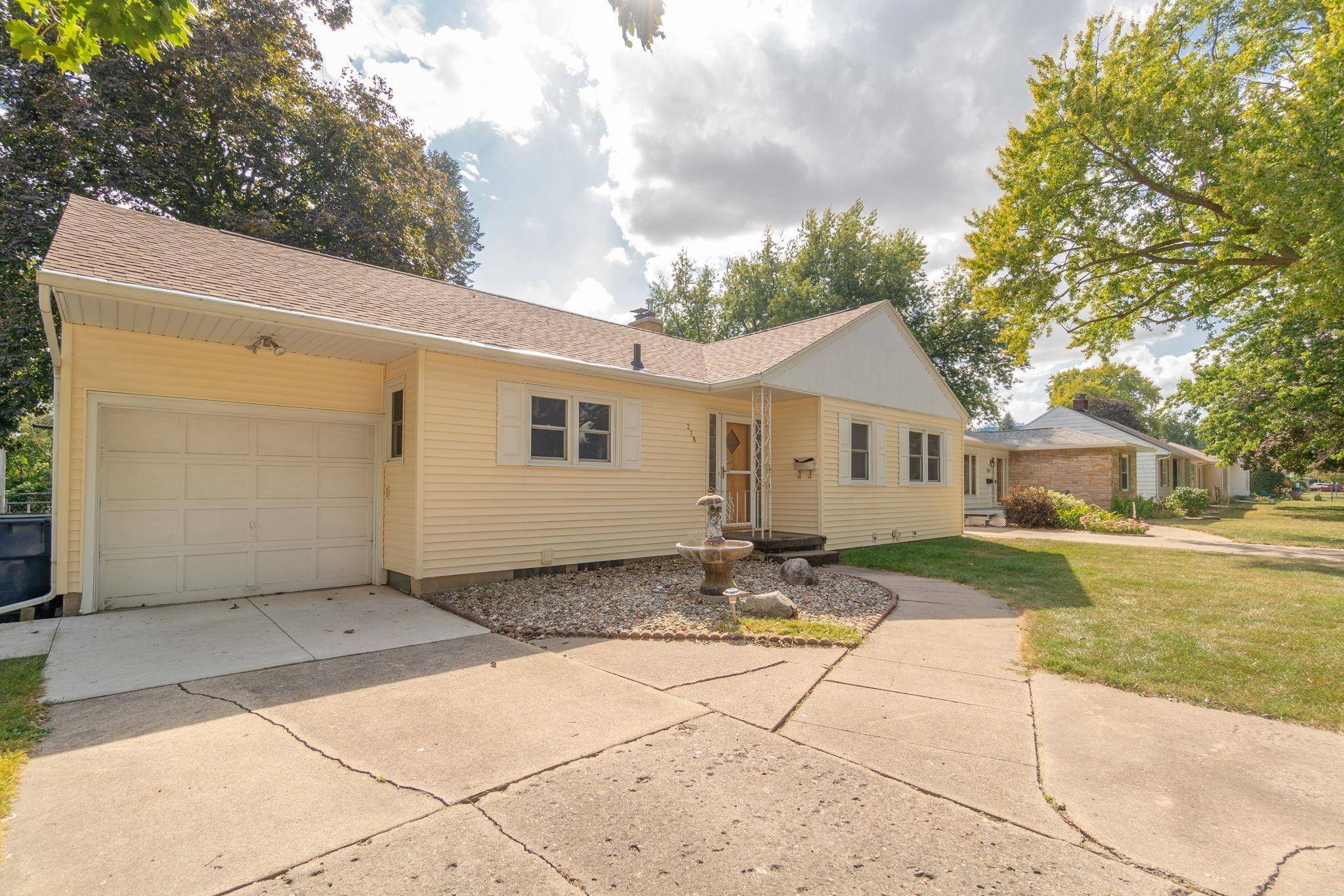 Waterloo, IA 50702,218 Terrace DR