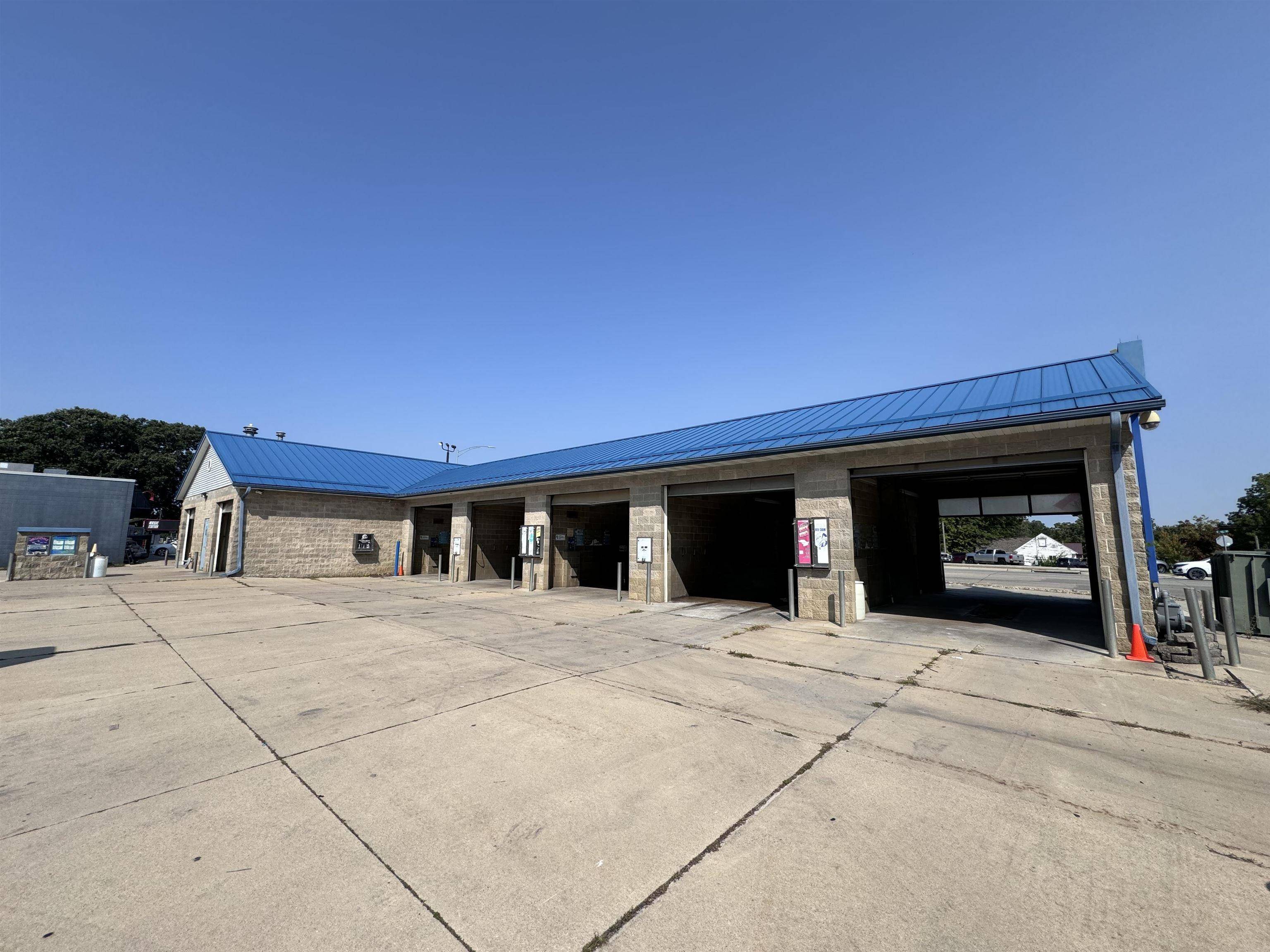 Cedar Falls, IA 50613,1408 1 ST