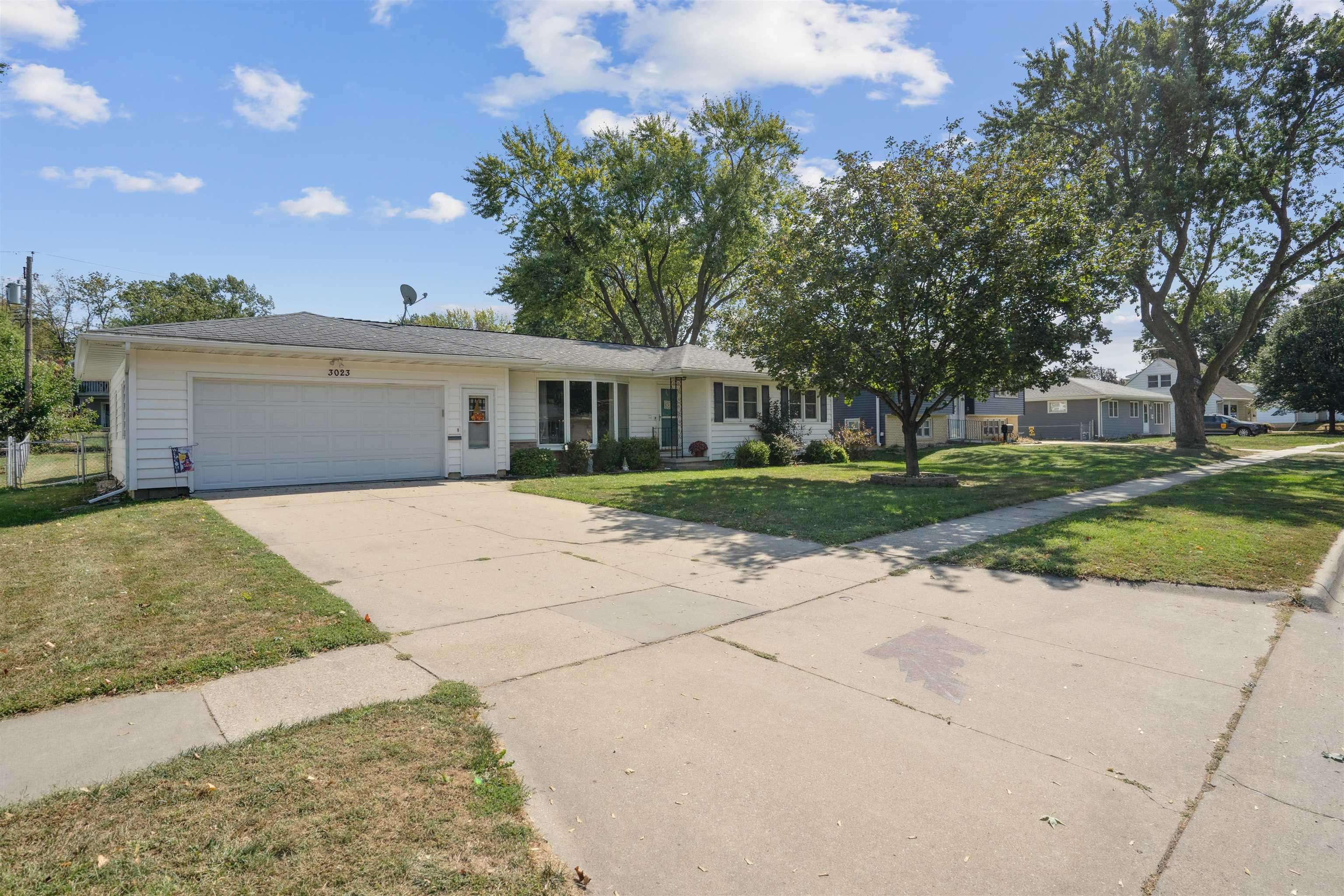 Waterloo, IA 50702,3023 W 9th ST