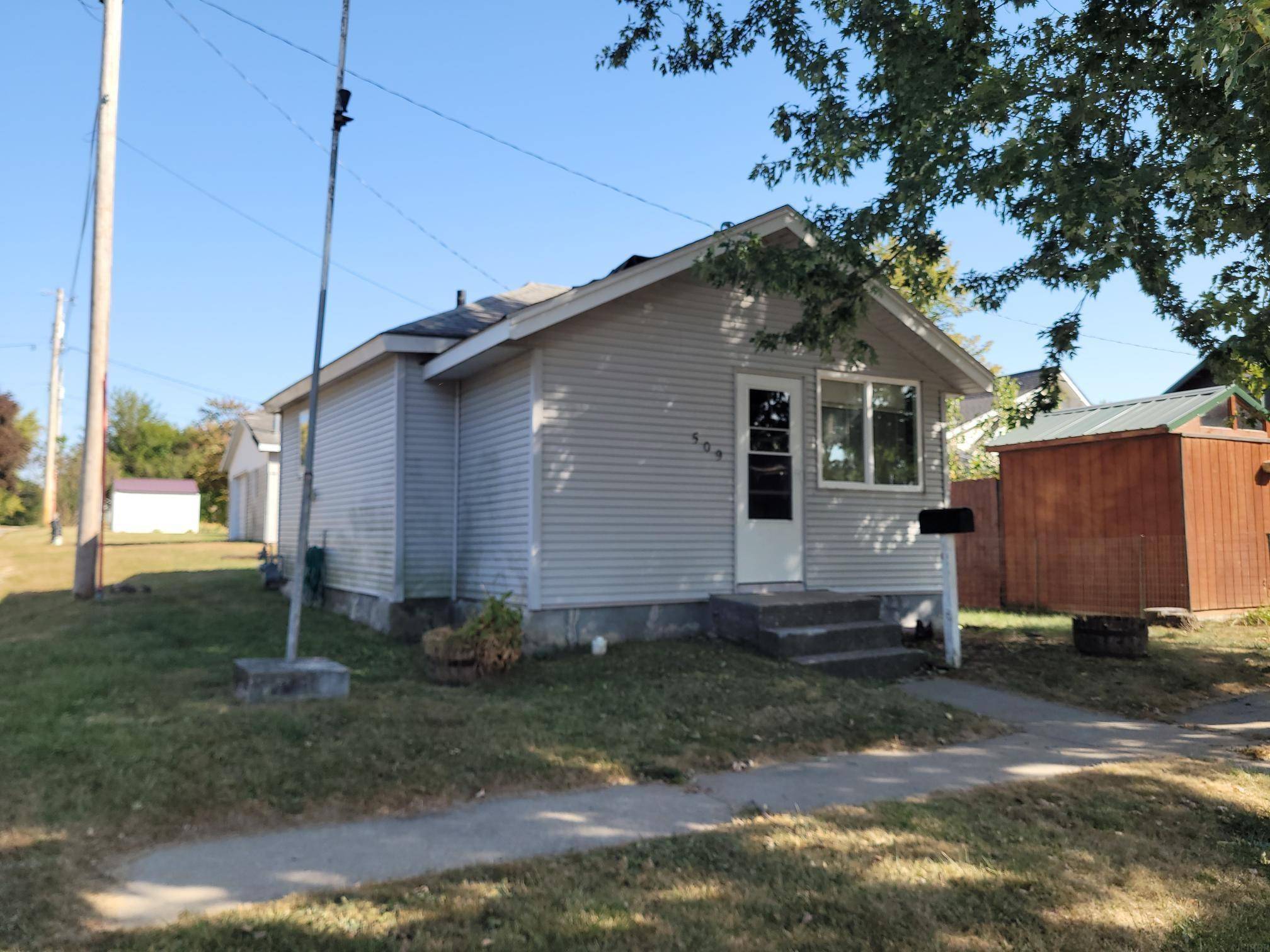 Oelwein, IA 50662,509 3rd Ave NW