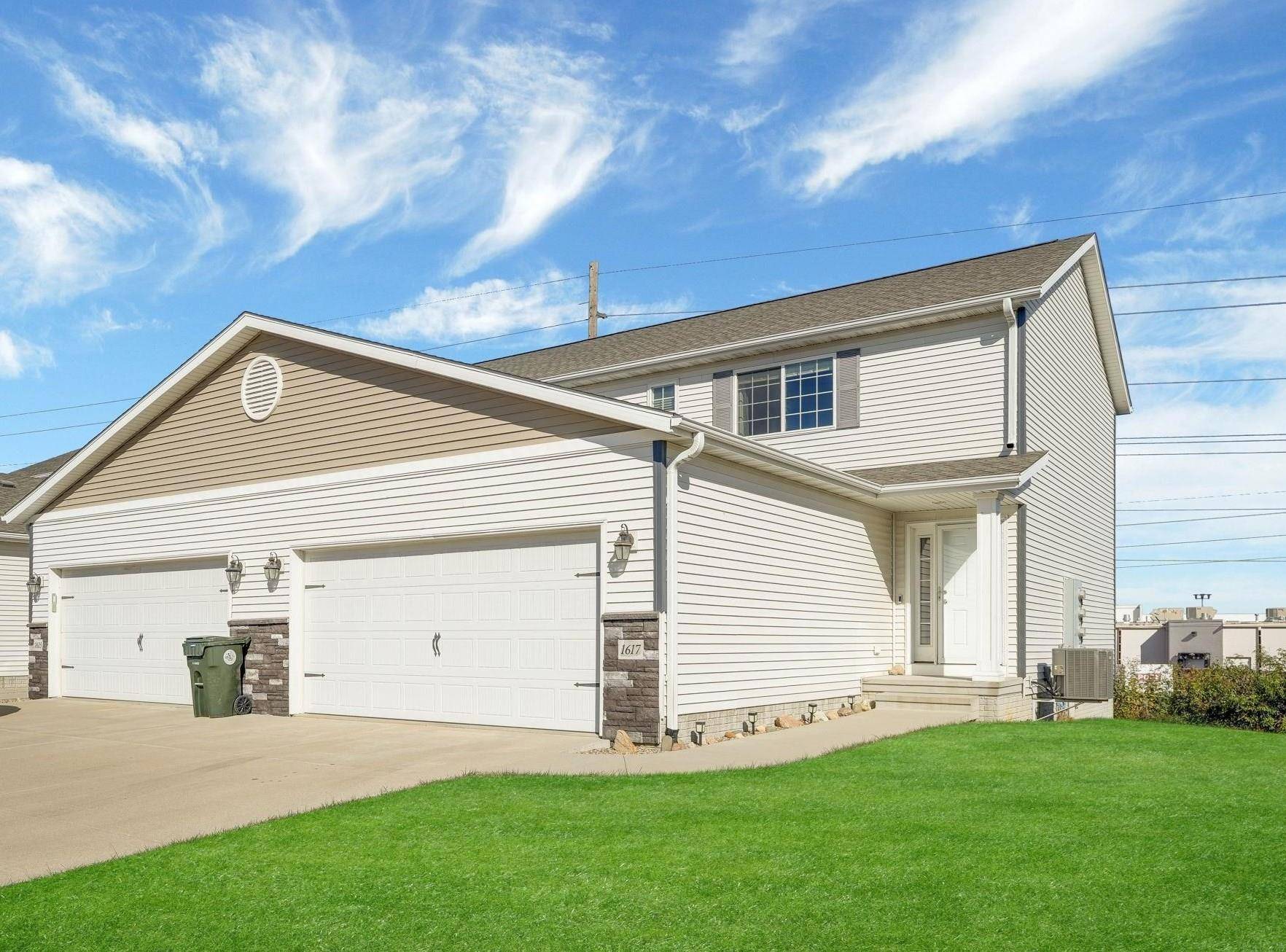 Waterloo, IA 50702,1617 Darby DR