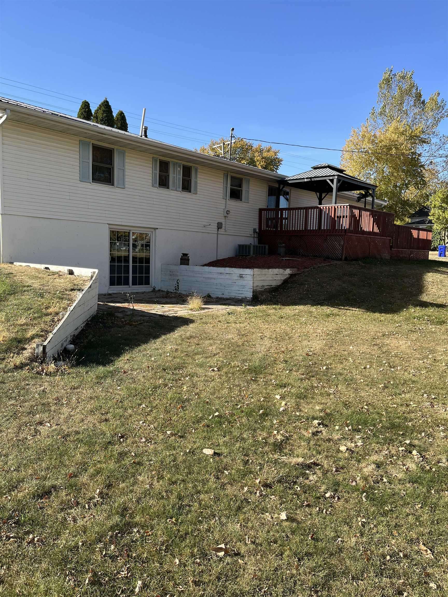 Winthrop, IA 50682,315 6th Street S