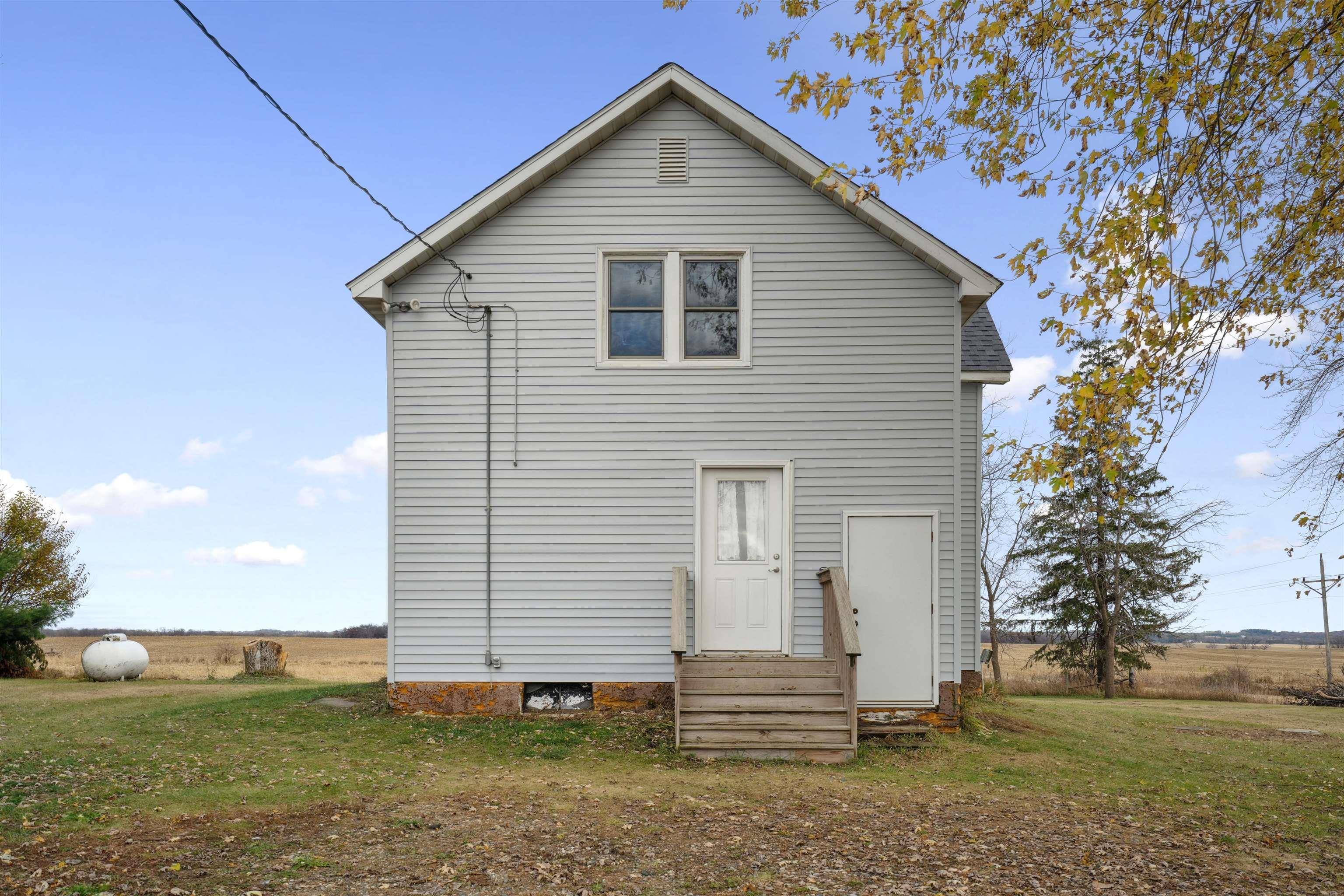 Lamont, IA 50650,1838 20th ST