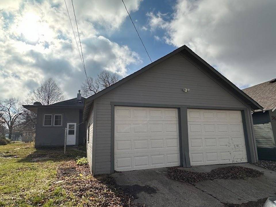 Charles City, IA 50616,315 4th AVE