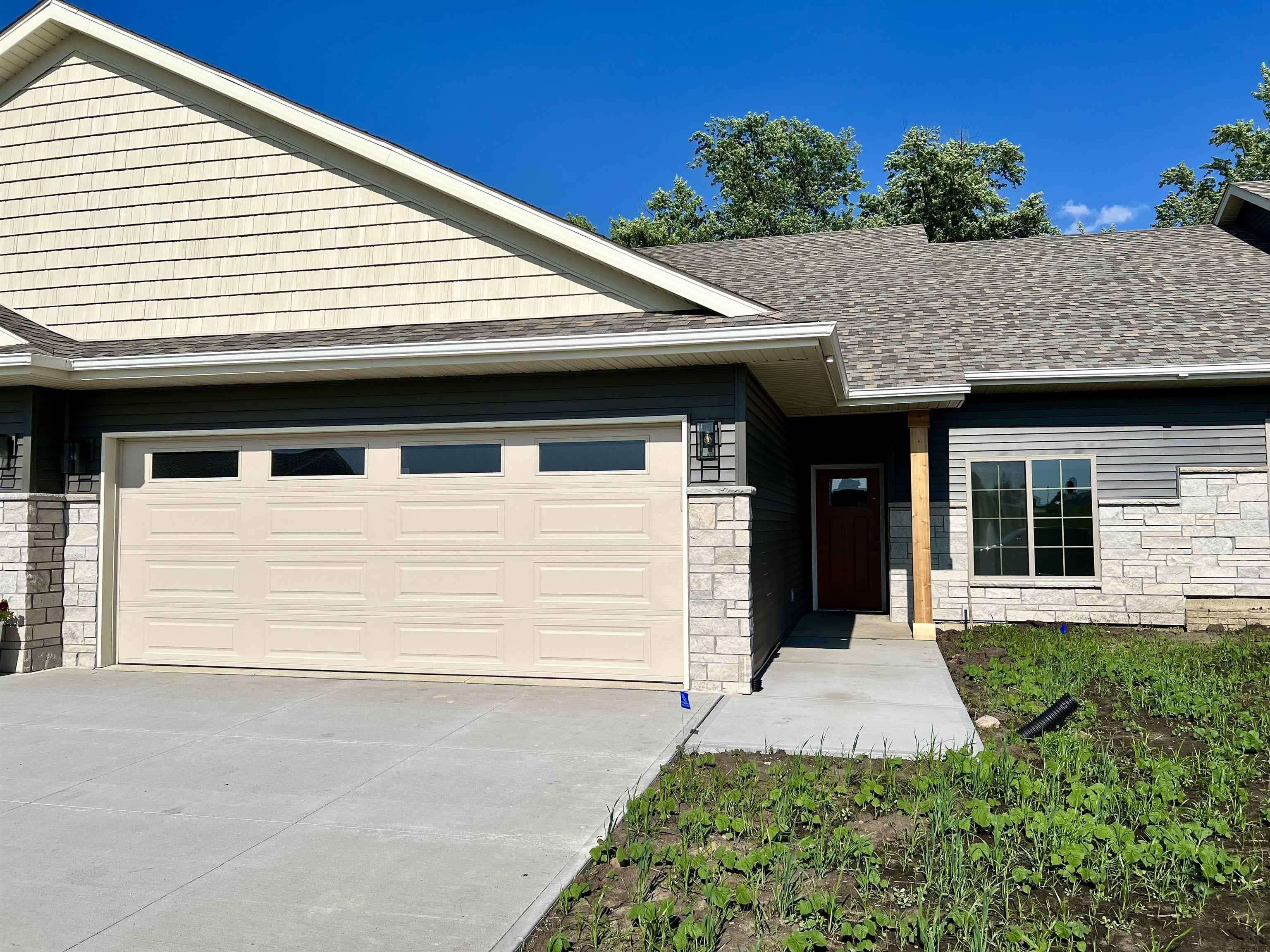 Independence, IA 50644,1789 Golf Course BLVD #3
