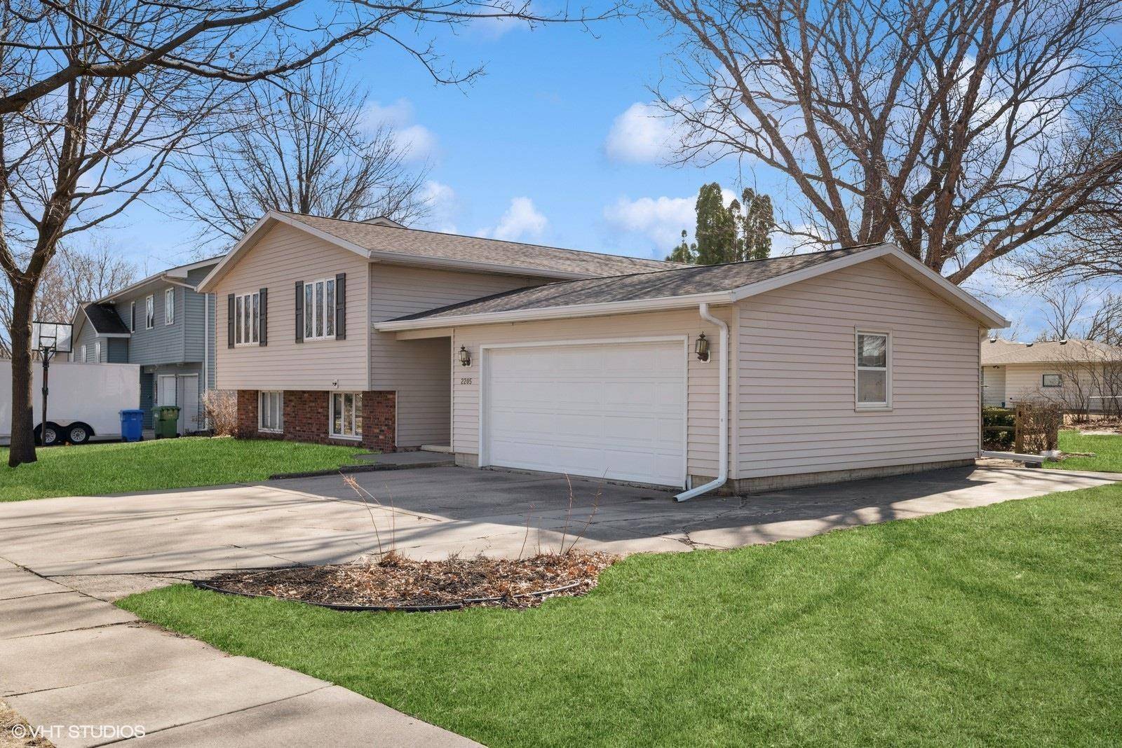 Waverly, IA 50677,2205 NW 1st AVE