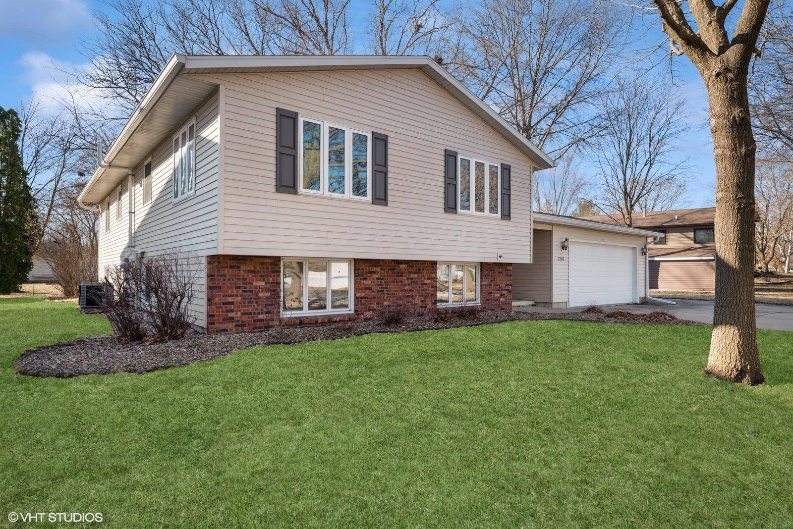 Waverly, IA 50677,2205 NW 1st AVE