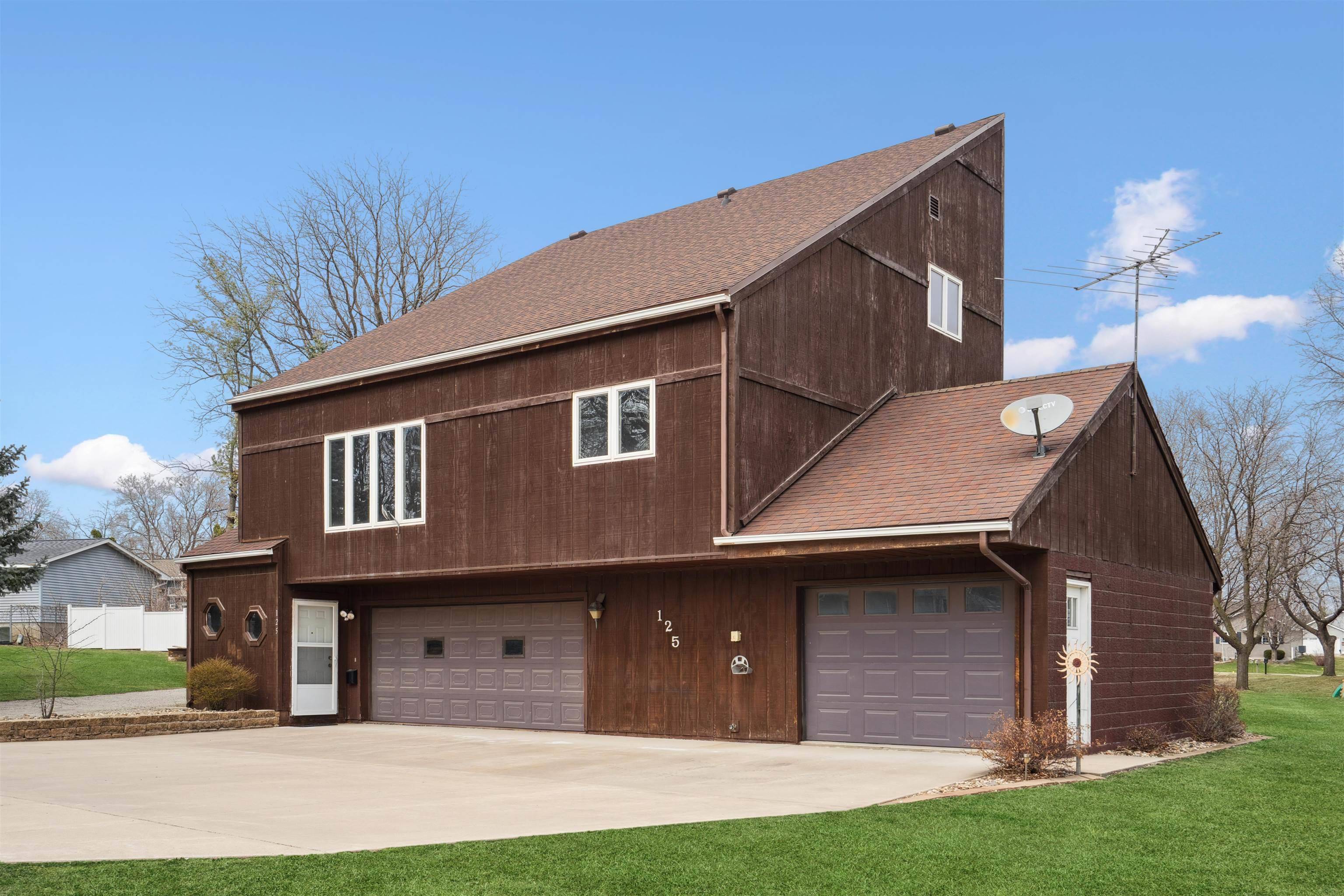 Elk Run Heights, IA 50707,125 Linda AVE