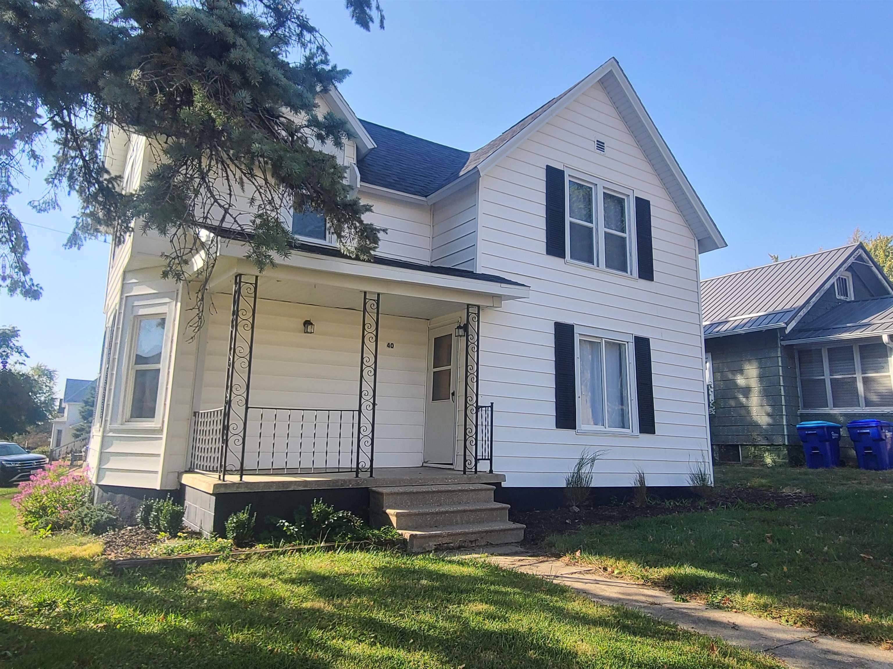 Oelwein, IA 50662,40 SE 5th AVE
