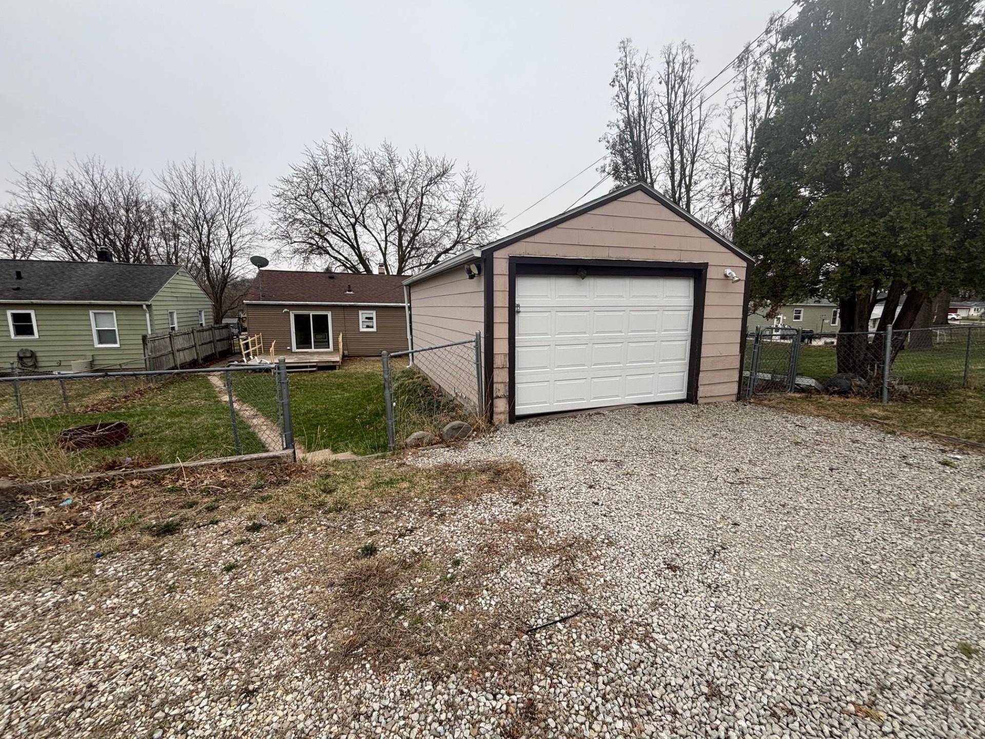 Waterloo, IA 50702,819 Easton