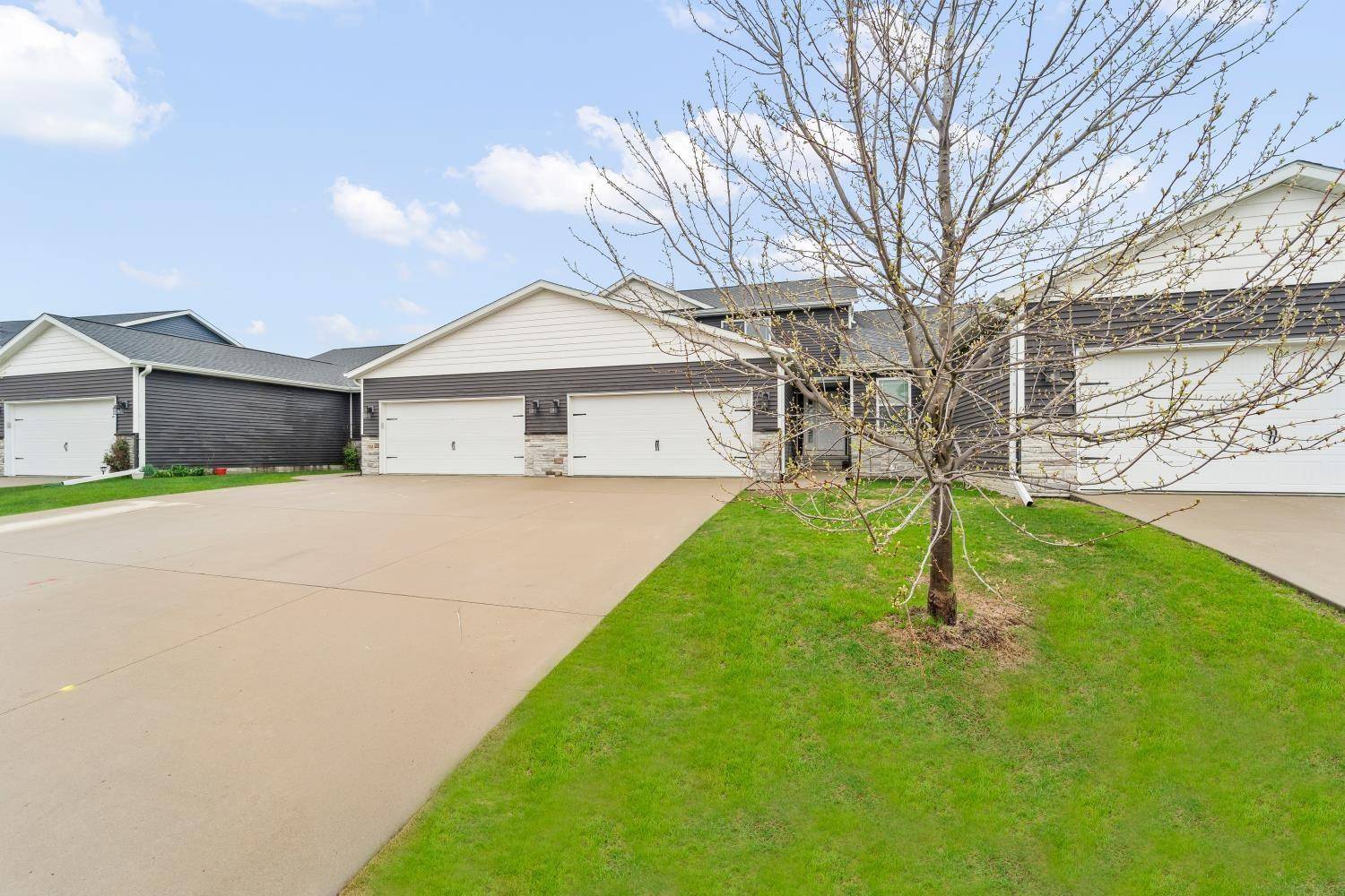 Waterloo, IA 50702,712 Grindstone CIR